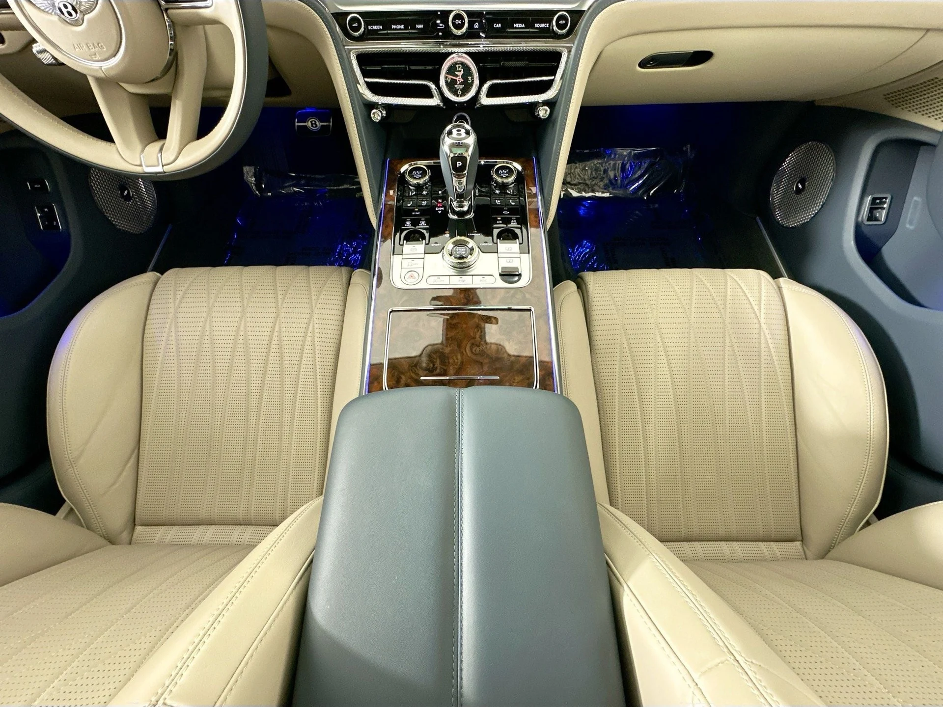 mph023_172623927_24_d53e715f18