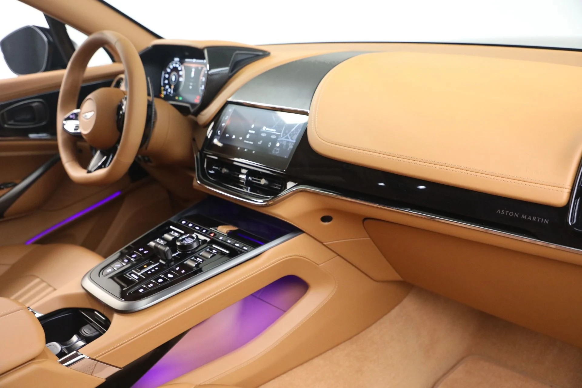 mph023_1729012507_New_2026_Aston_Martin_DBX_707_1770419667_0b415af766