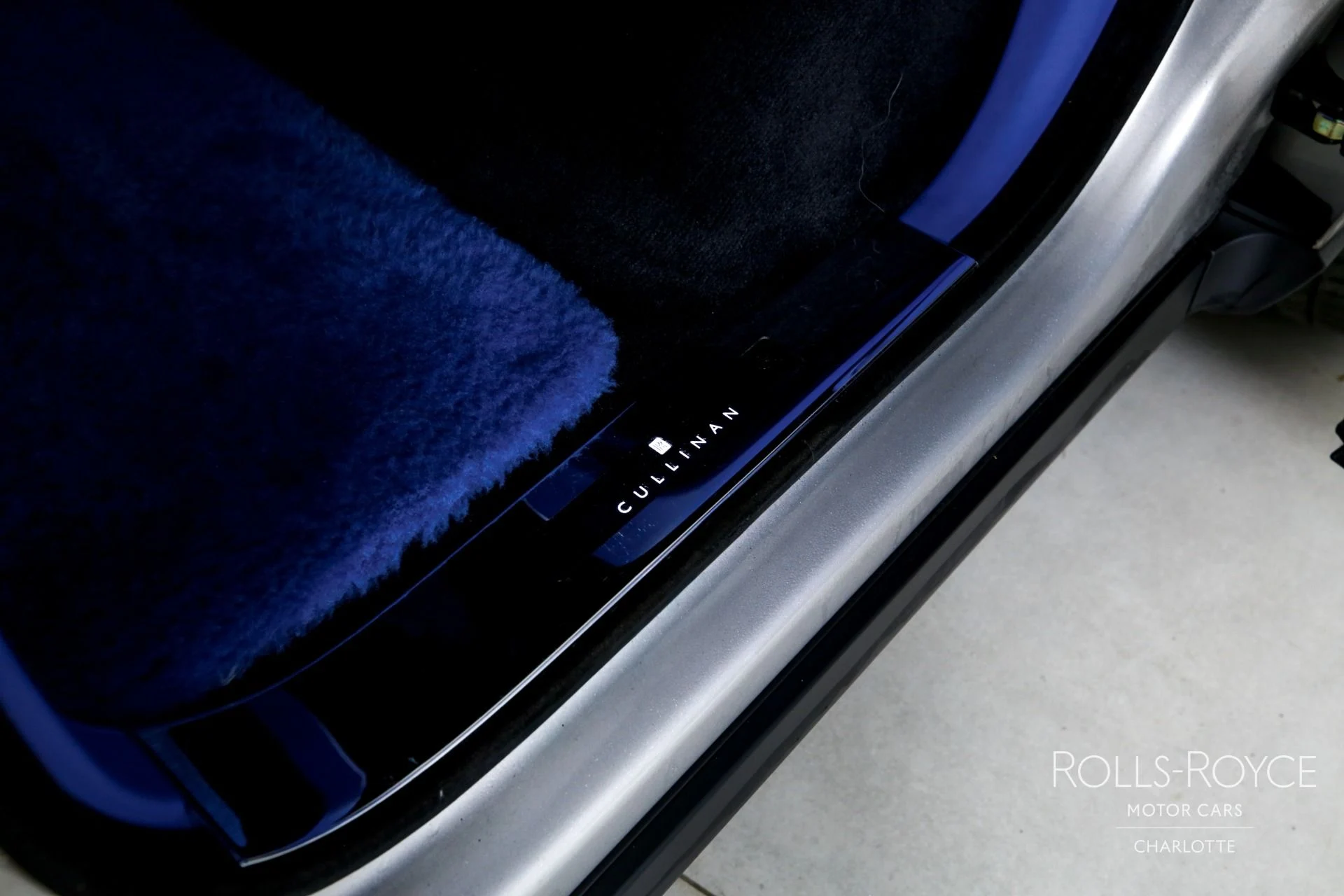 mph023_1735273268_Used_2021_Rolls_Royce_Cullinan_1771363967_bce2175585