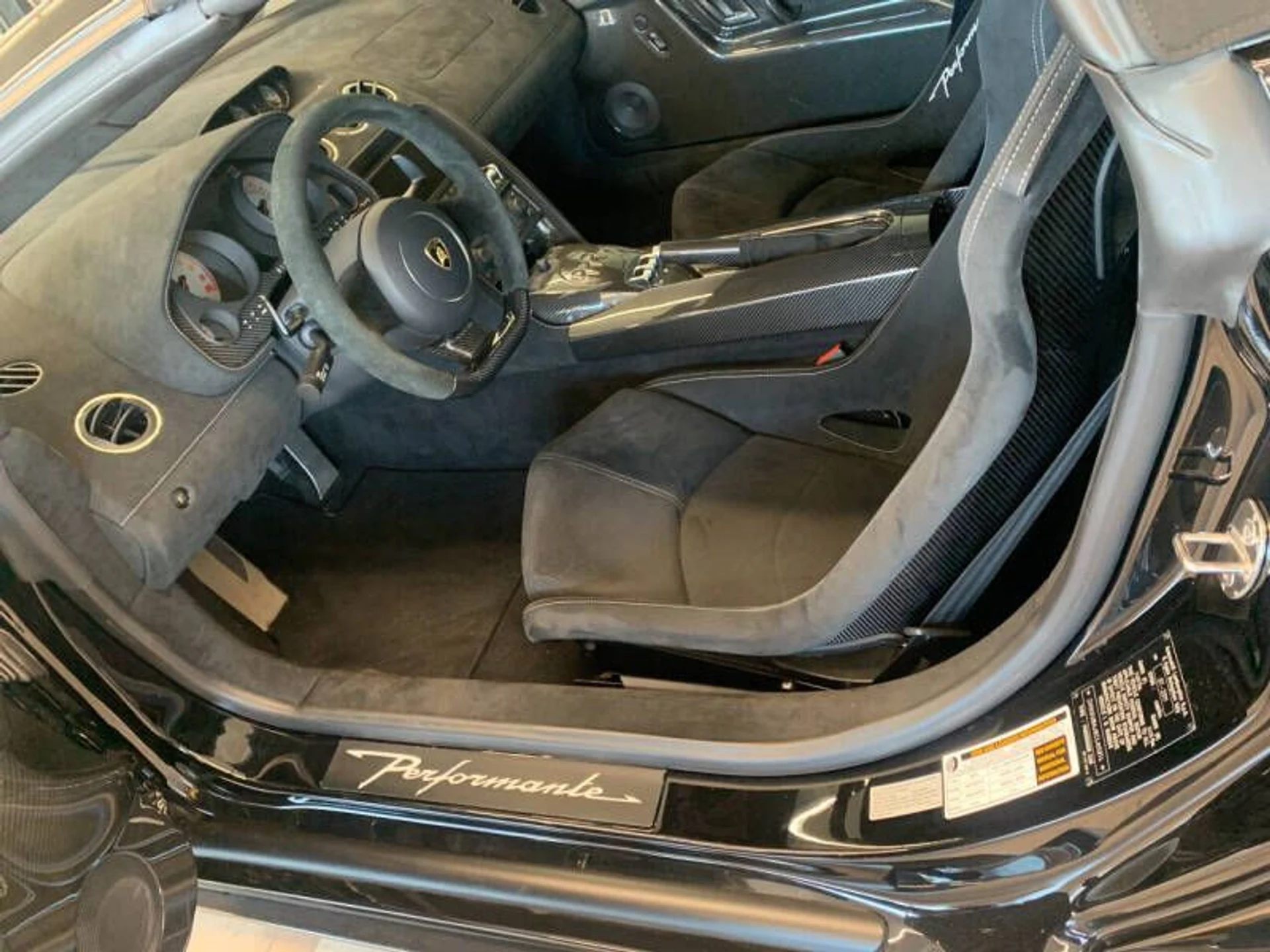 mph023_1737296893_2012_lamborghini_gallardo_lp_570_4_spyder_performante_awd_2dr_convertible_95ddc2478e