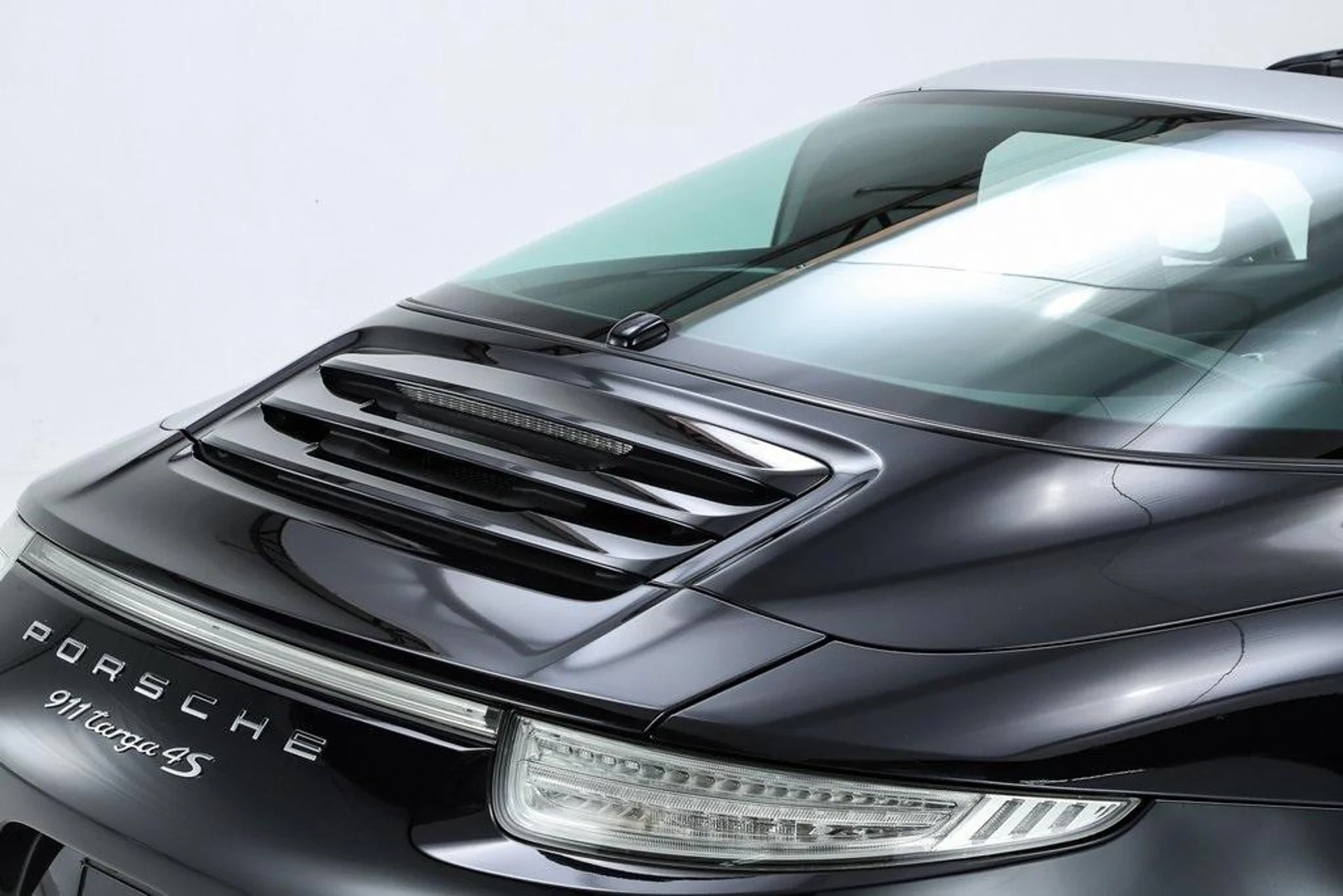 mph023_1746485764_f_Wz_YHN_Mh8_Aflo_BW_9y_Mm_Xqwy_Q4o_Q_60db780a5b