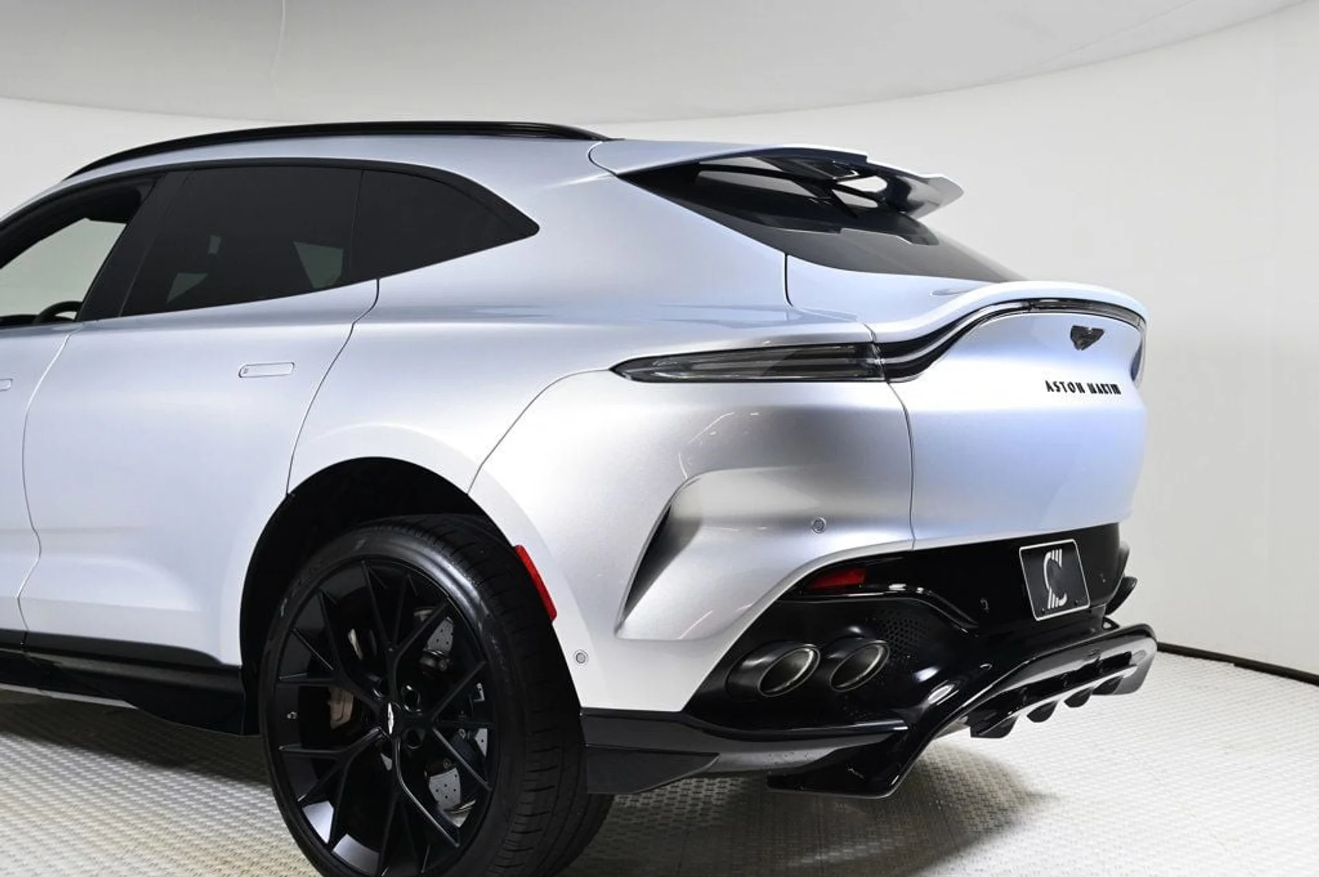 mph023_1748770733_new_2025_aston_martin_dbx_707awd_11350_22901313_23_1024_fd9ba8f9a1