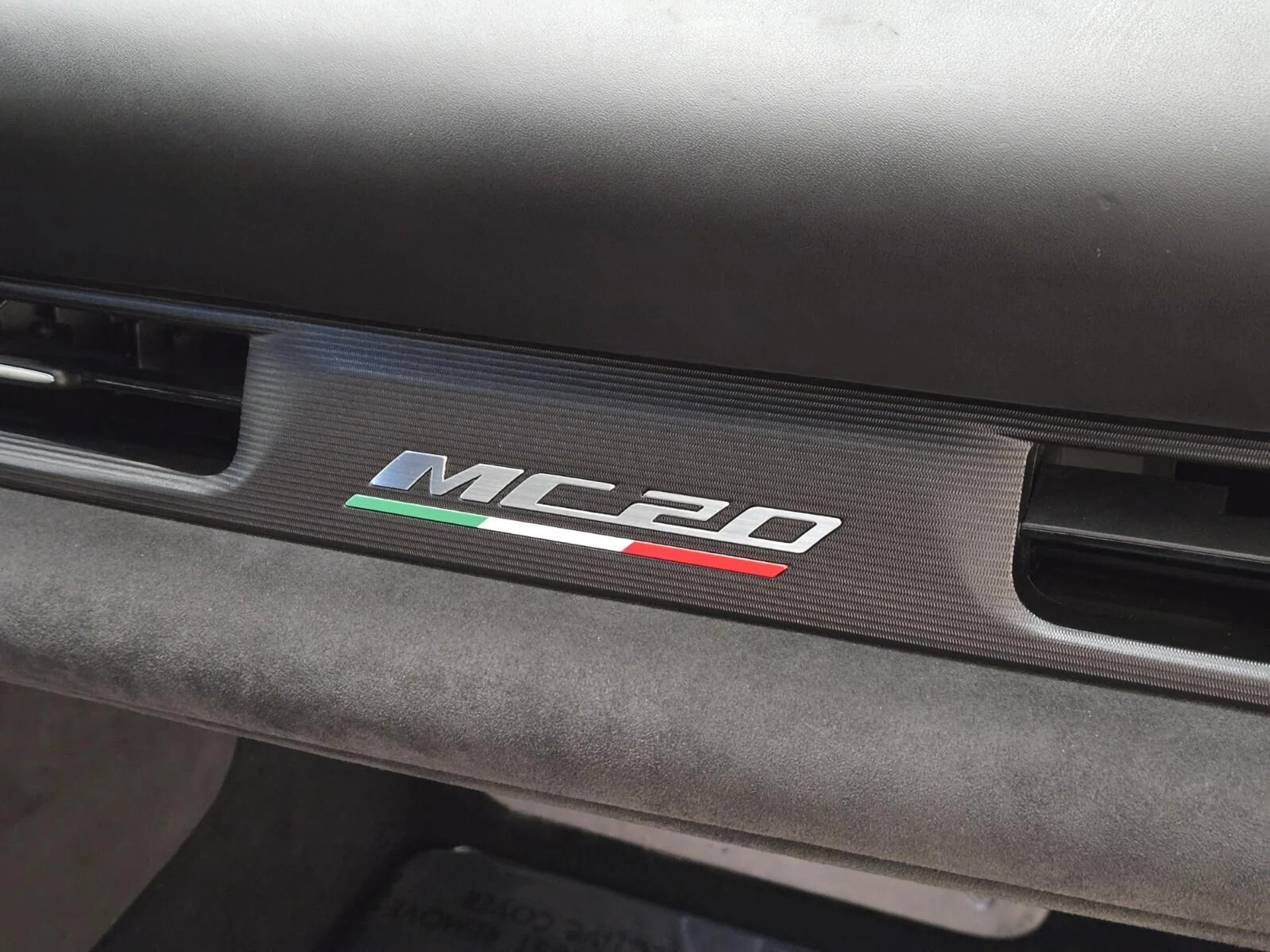 mph023_1751899304_Used_2022_Maserati_MC_20_1787731965_ce15b69b40