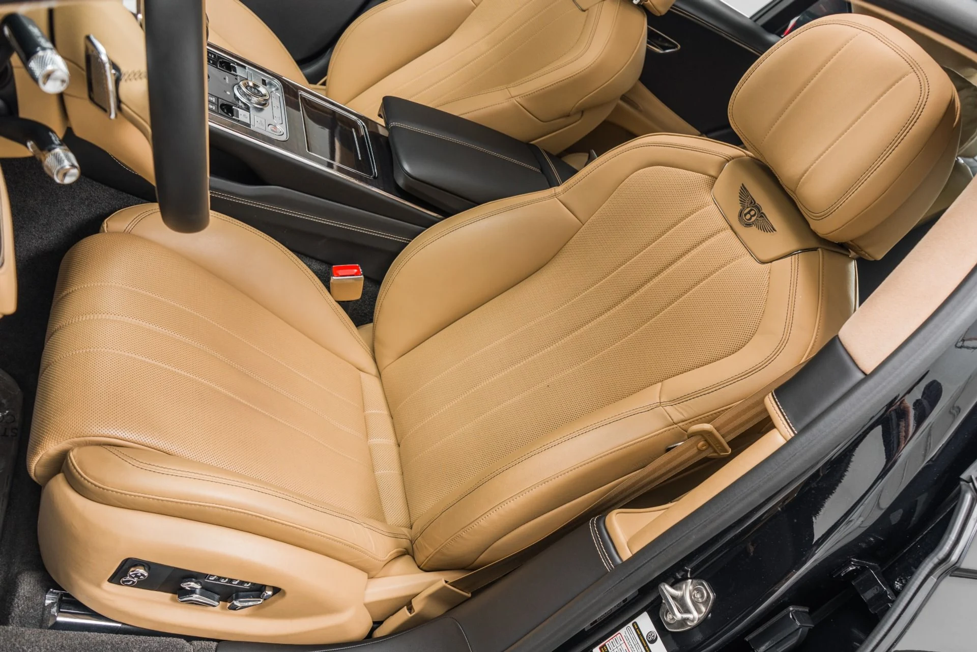 mph023_1753660553_Used_2023_Bentley_Flying_Spur_Hybrid_Four_Seat_Comfort_Specification_Contrast_Piping_and_Stitching_1772036737_82a83cf974