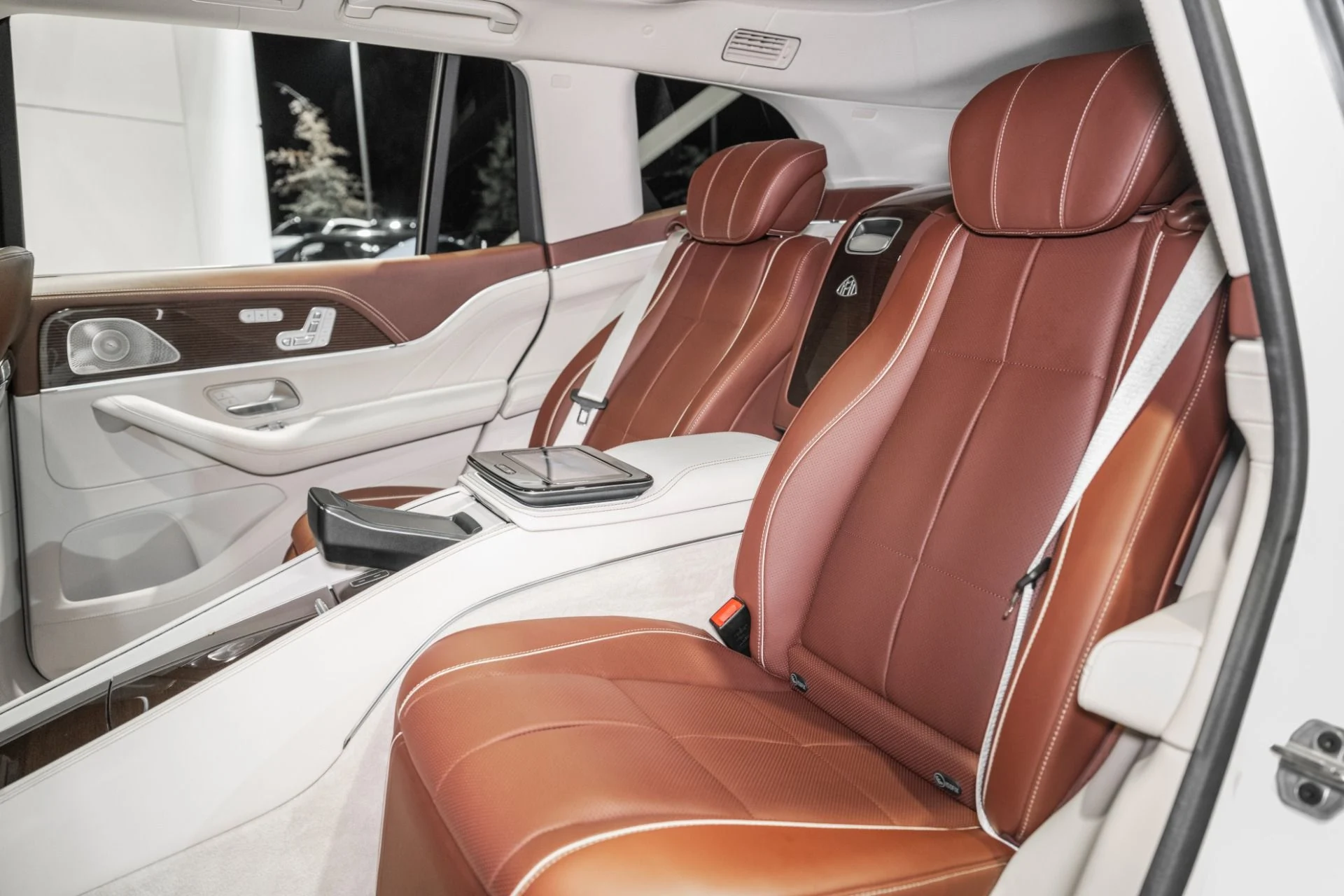 mph023_1754051142_Used_2022_Mercedes_Benz_GLS_Maybach_GLS_600_1761673208_fa81c7a559