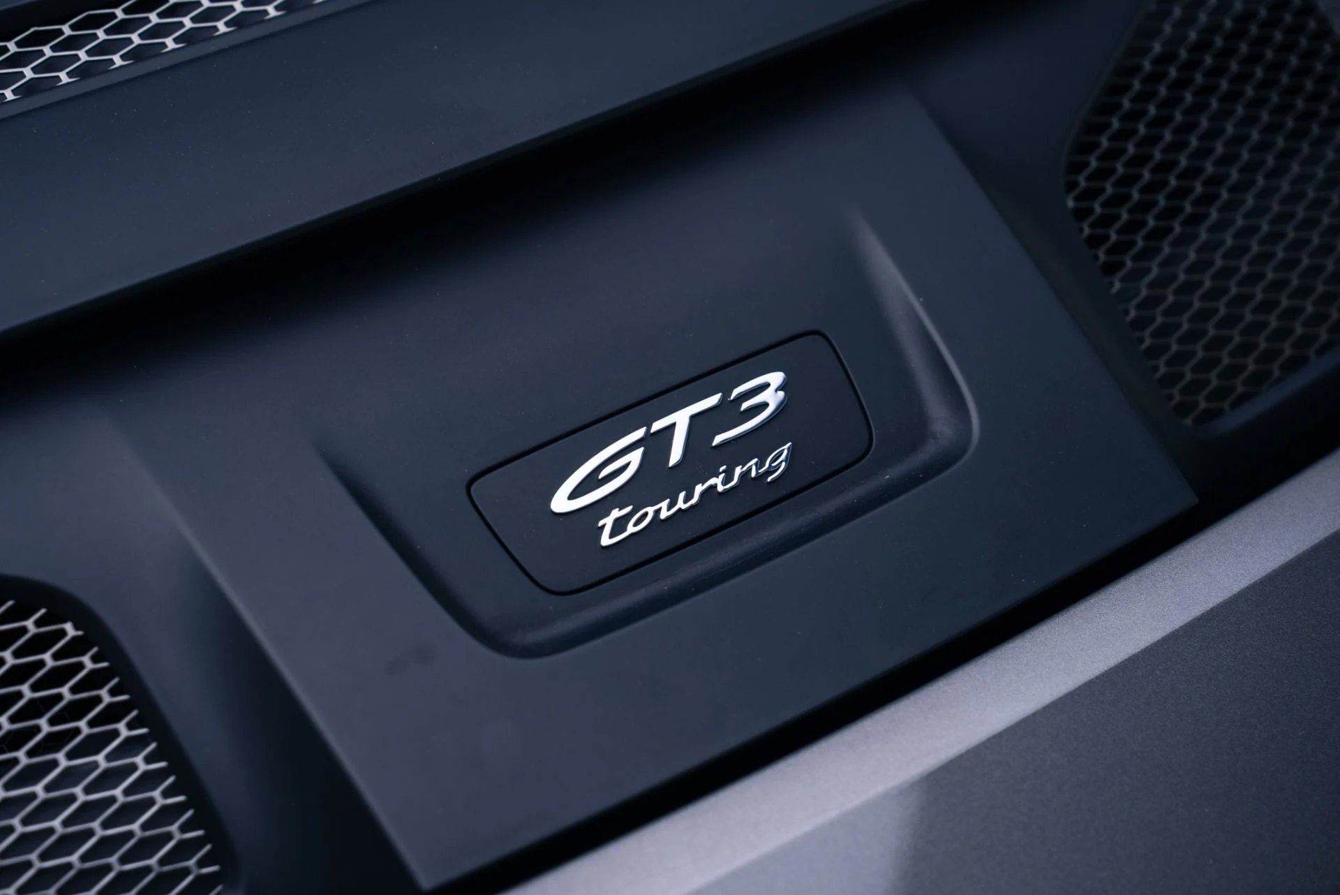 mph023_176110435_Used_2024_Porsche_911_GT_3_Touring_1765917490_d86321ccb3