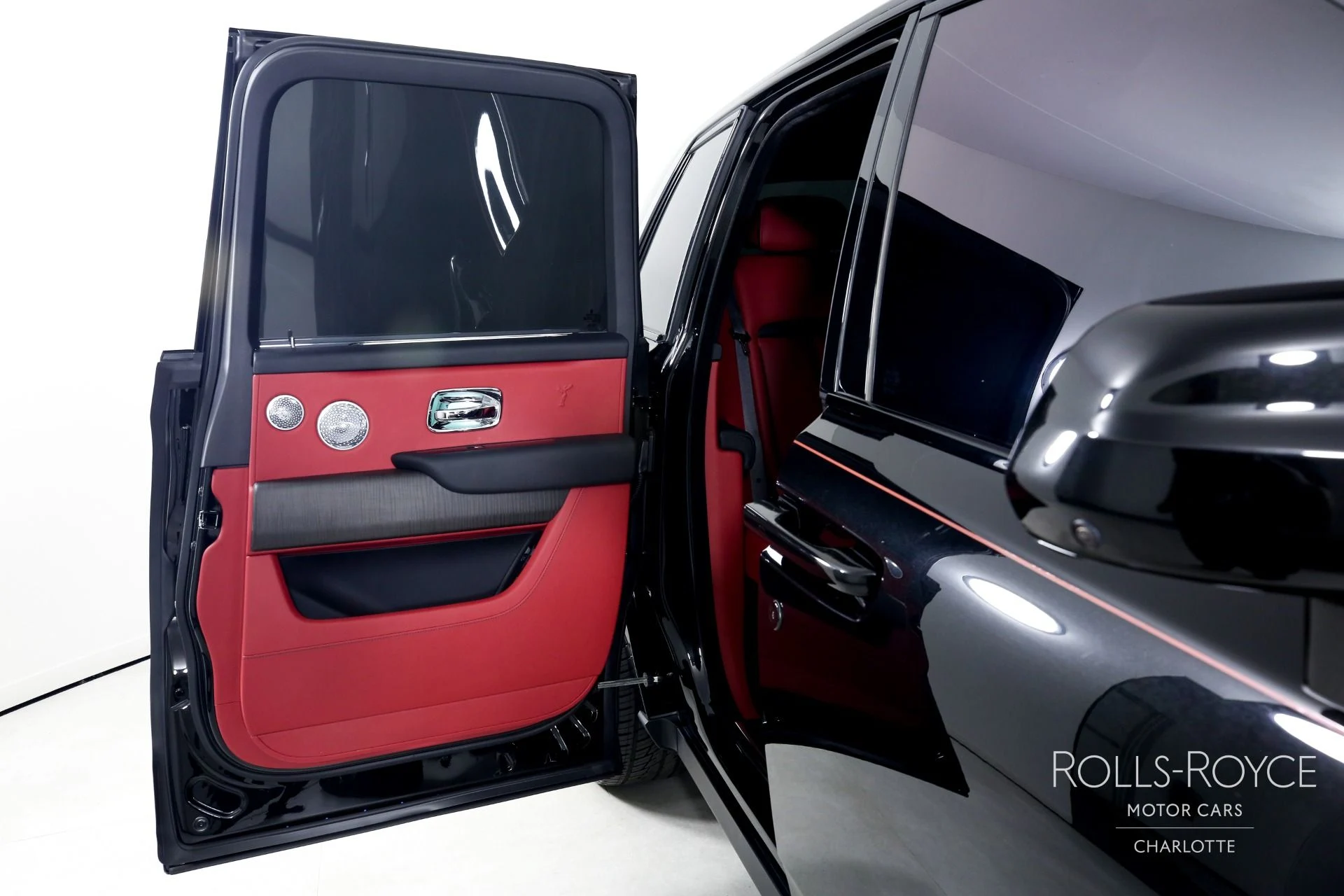 mph023_1770888_Used_2022_Rolls_Royce_Cullinan_1692834751_c709c9f385