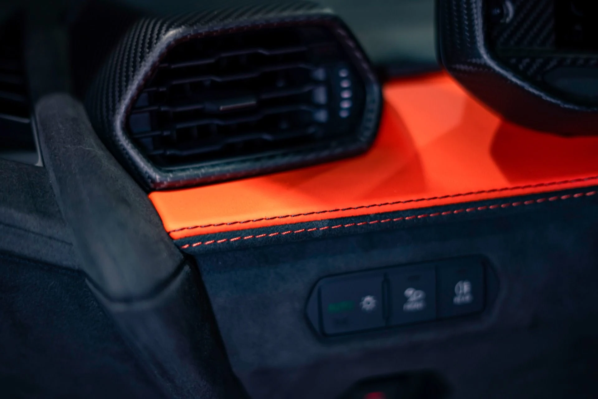 mph023_1771867854_Used_2025_Lamborghini_Revuelto_836_MSRP_Full_Body_PPF_Carbon_Roof_1780087440_ad607111c1