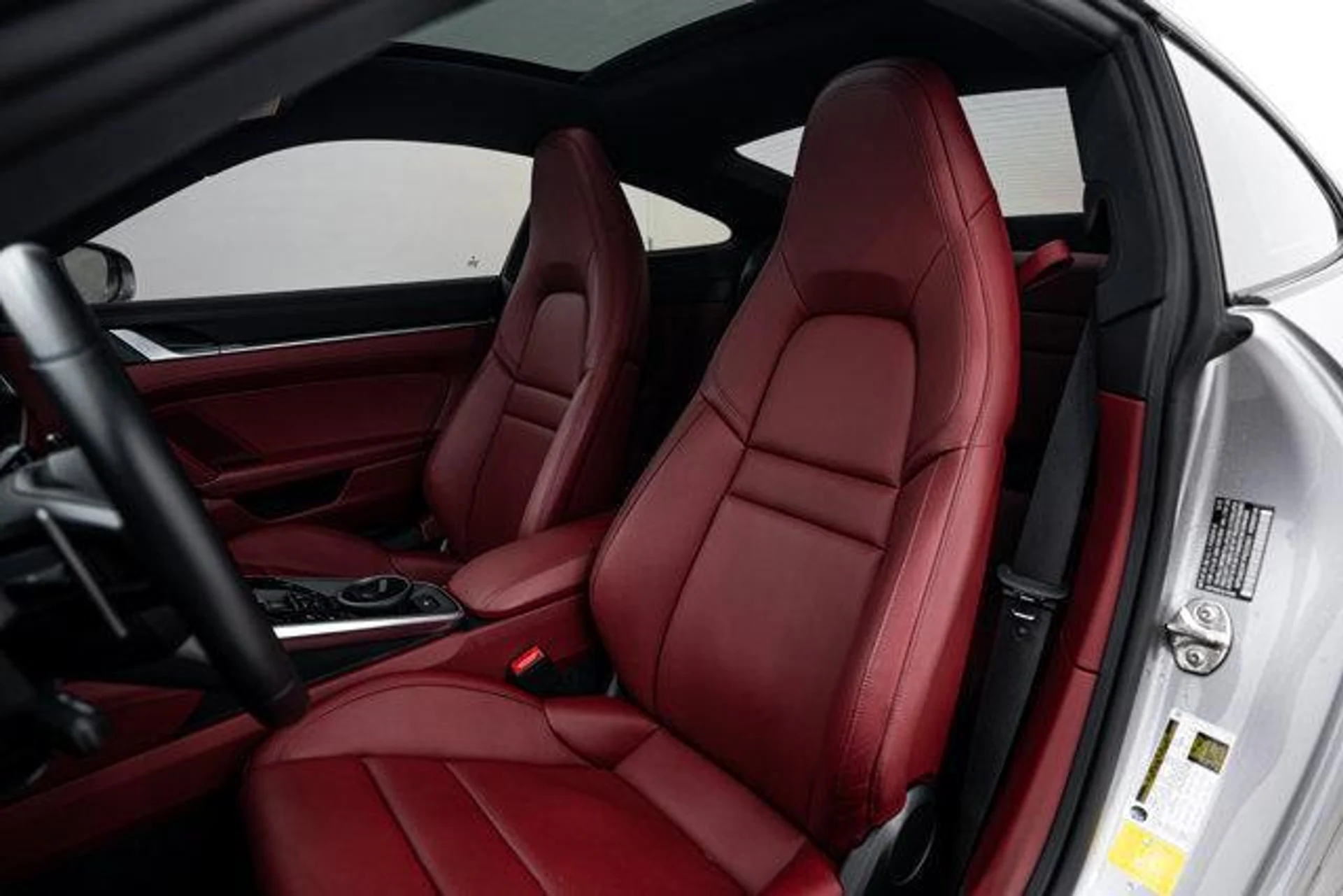 mph023_1784890667_Piixr6_Qu_E_Az_Hy_P_Sf_Y_Deelj_H0_OBU_9bd1804eeb