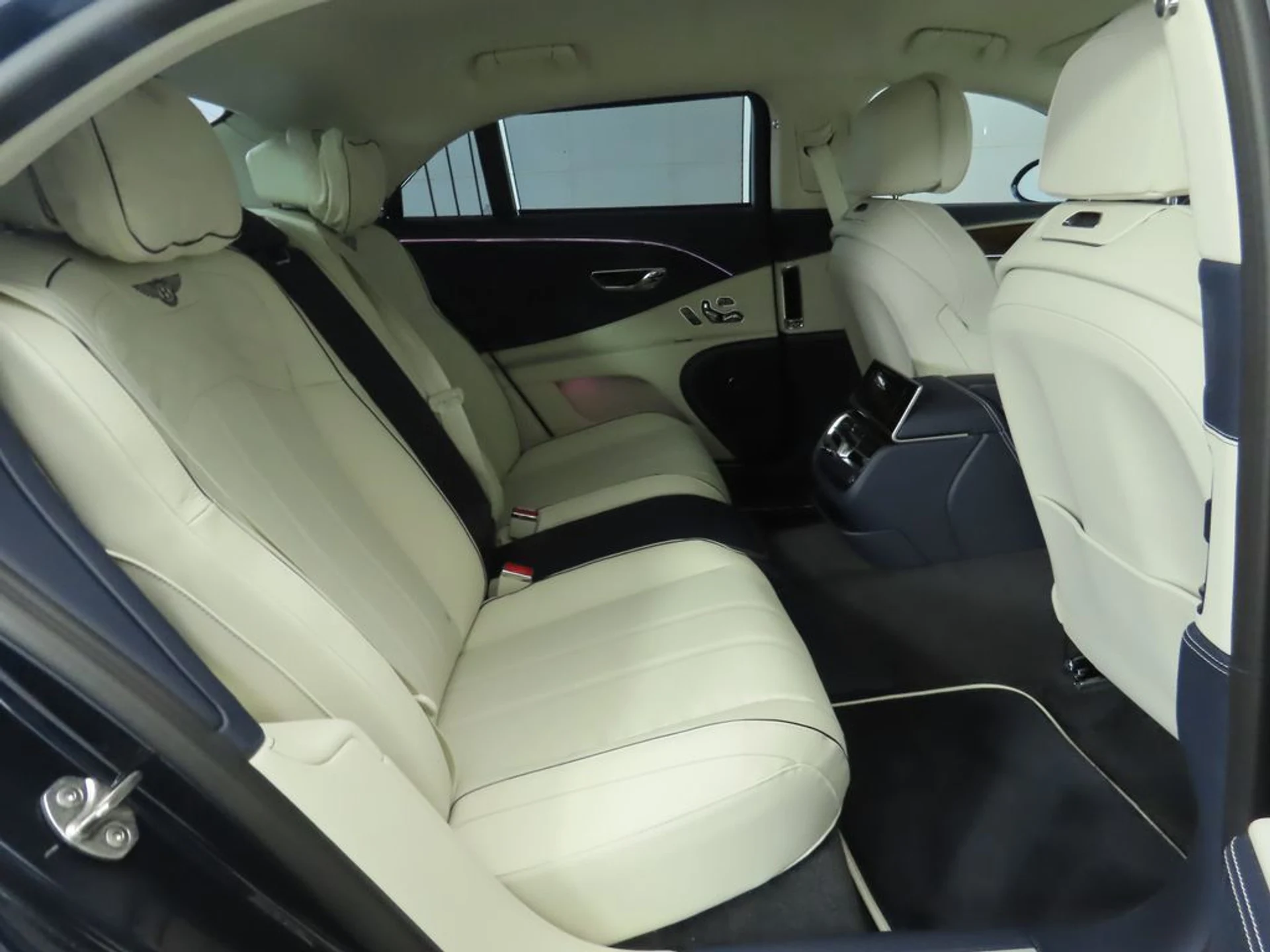 mph023_1790182699_new_2025_bentley_flying_spur_speedsedan_8119_22891451_24_1024_380cf784f5