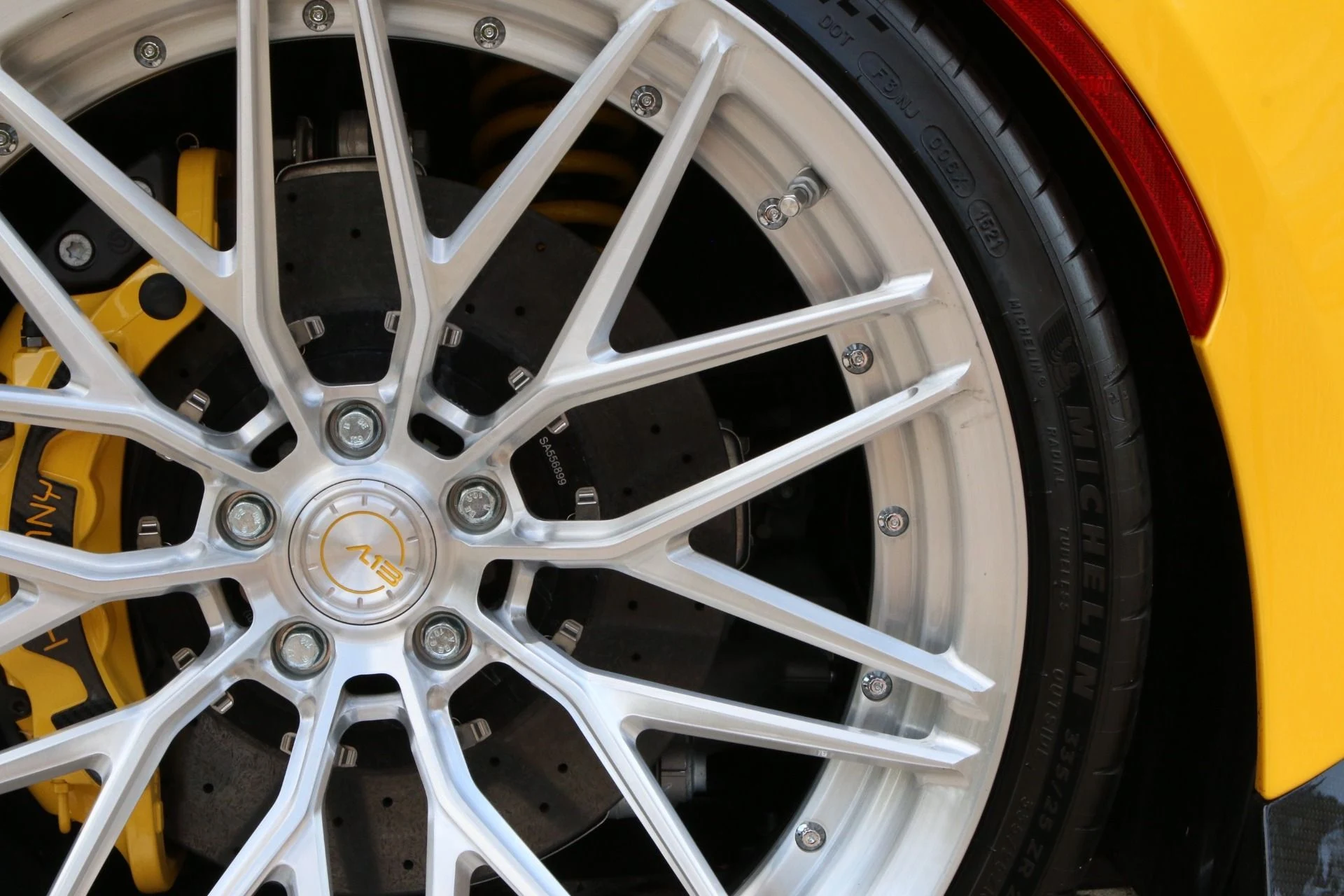 mph023_1793747987_Used_2021_Ferrari_F8_Spider_1759268156_ce9acfddd2