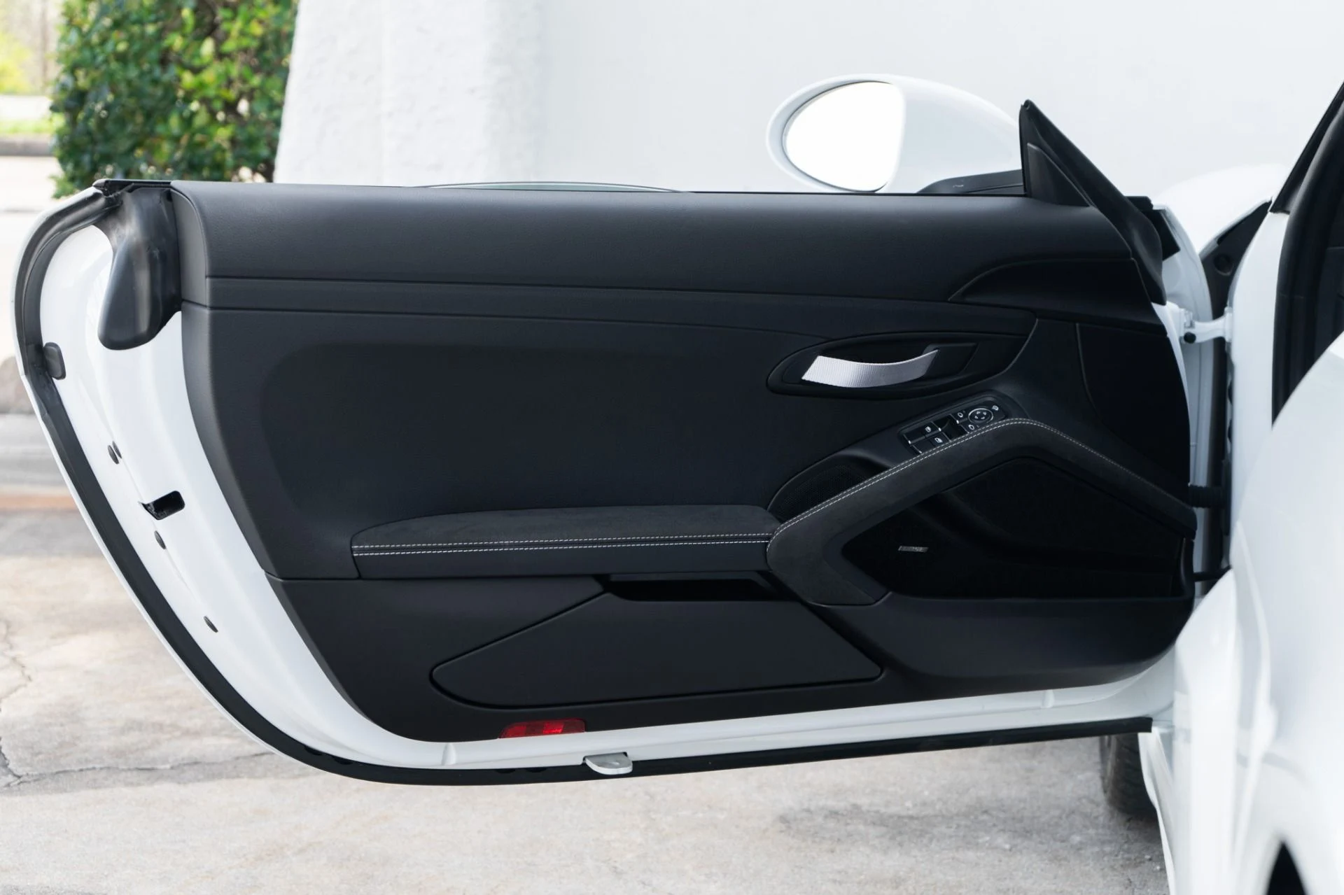 mph023_1795309409_Used_2022_Porsche_718_Cayman_GT_4_1773698341_12fbcf9ff4