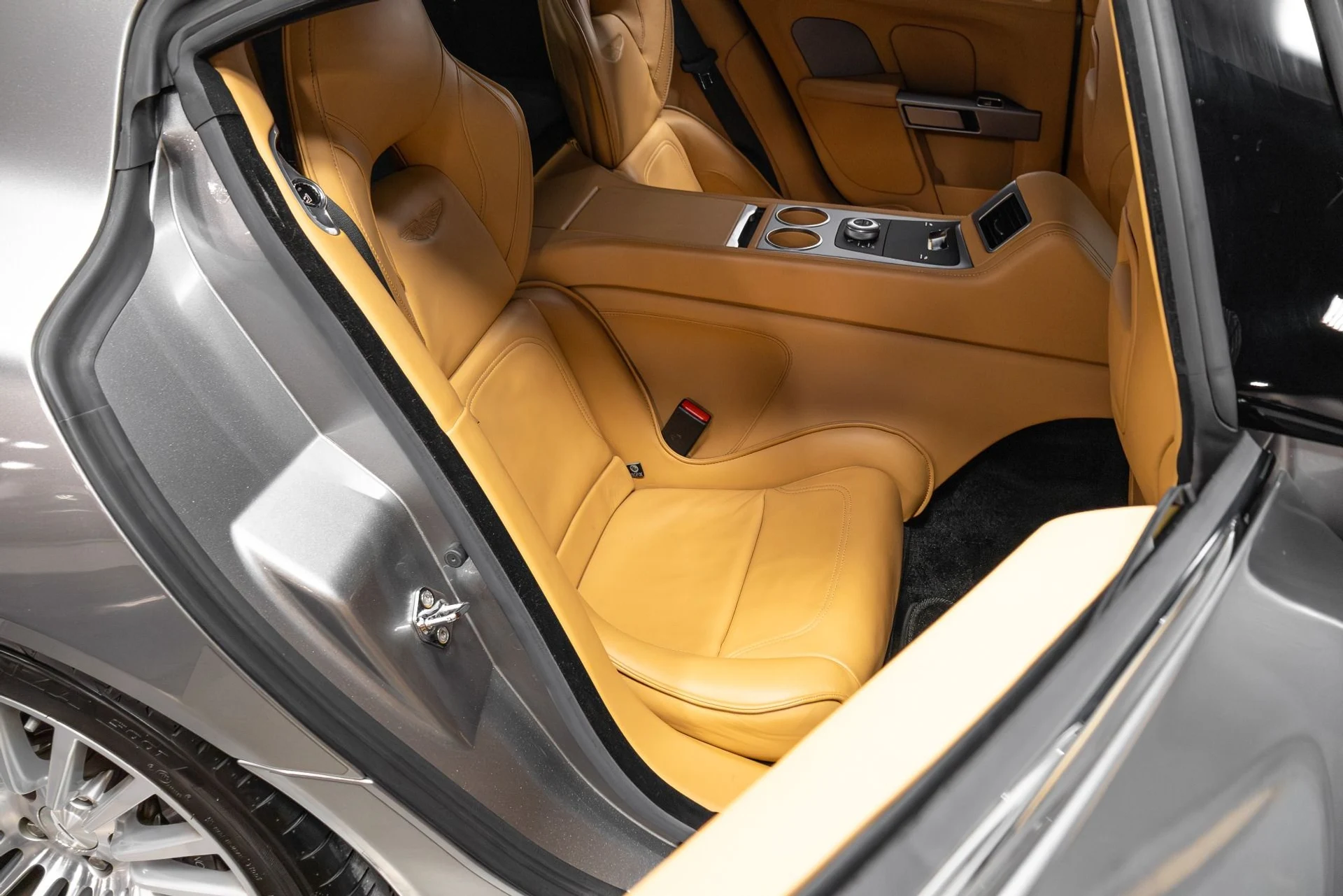 mph023_1816367423_Used_2016_Aston_Martin_Rapide_S_1767648441_00081e2955