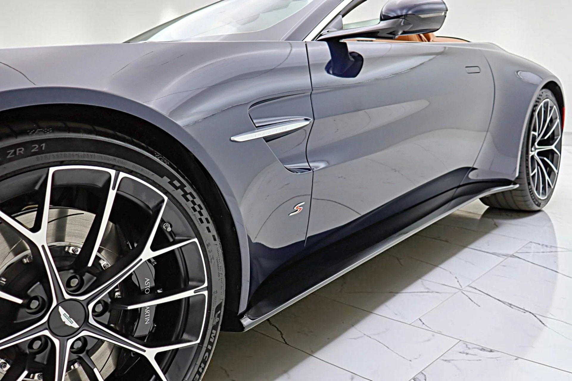 mph023_1821133755_New_2026_Aston_Martin_Vantage_S_Roadster_14d5719d1a