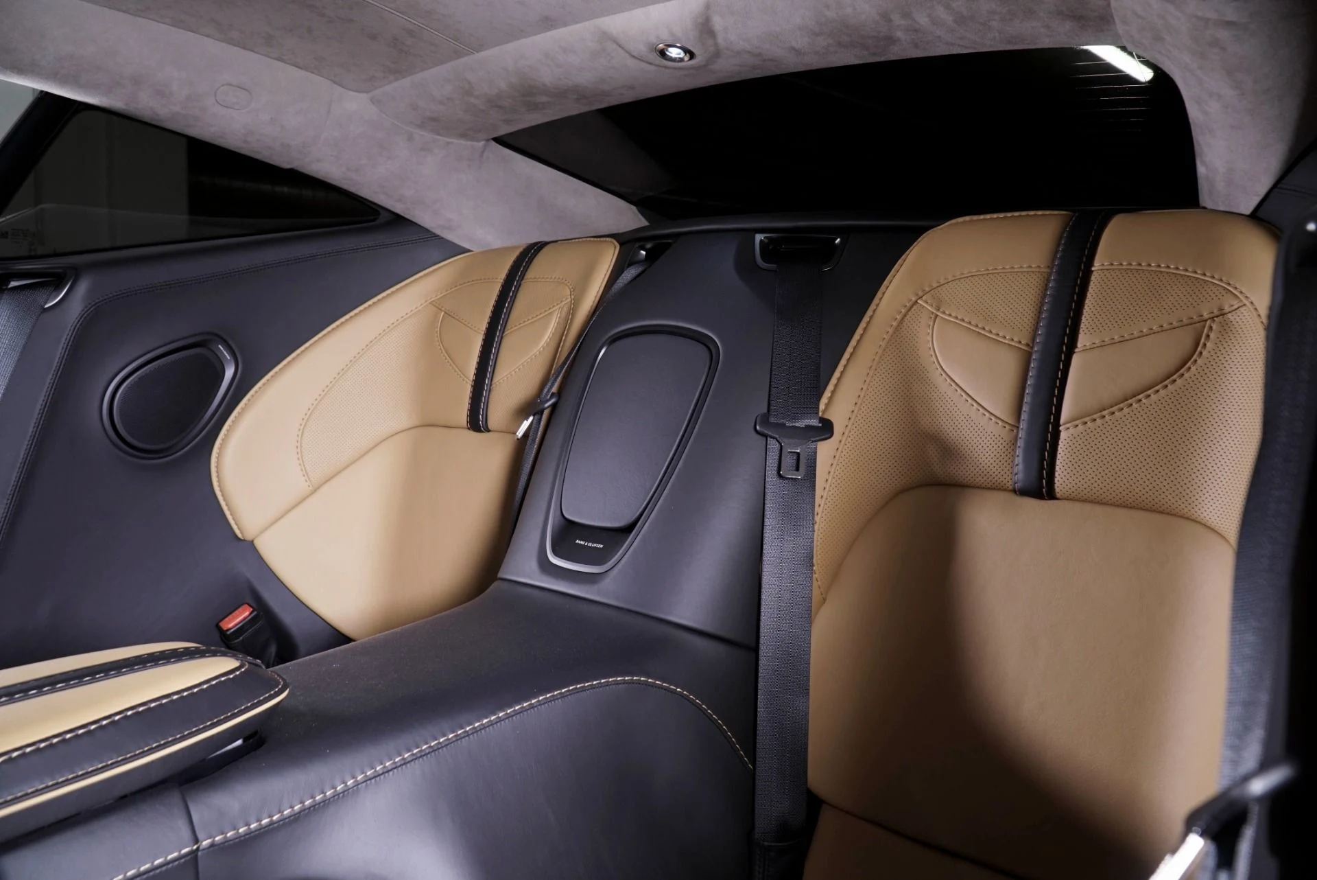 mph023_1824036239_Used_2020_Aston_Martin_DBS_Superleggera_1767029161_b393874442