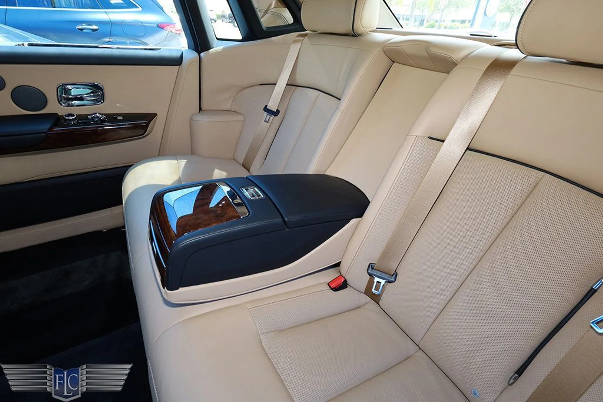 mph023_1824189693_used_2020_rolls_royce_phantom_extendedwheelbasesedan_6305_22909109_24_1024_4cd1f7b61d