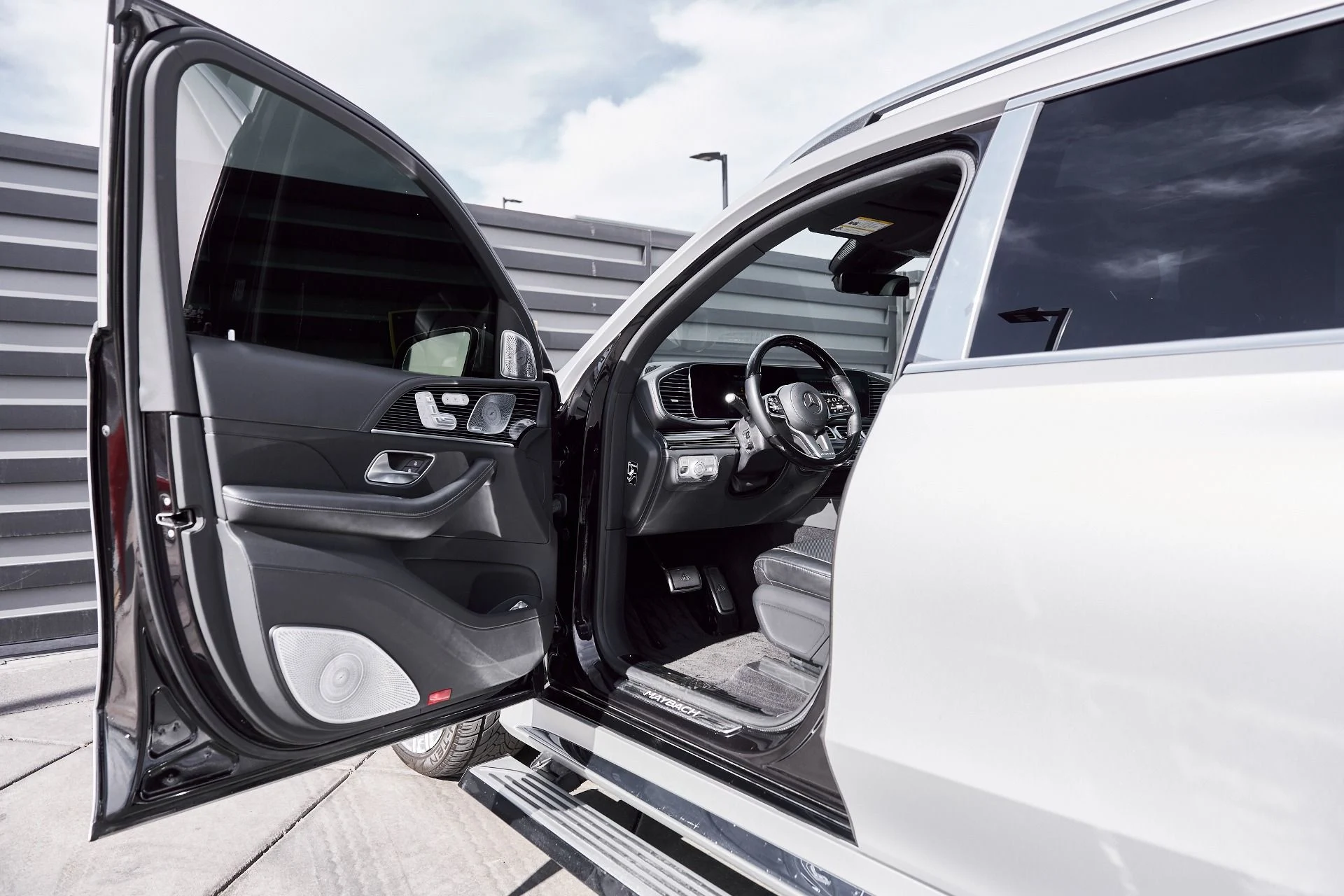 mph023_1834138409_Used_2021_Mercedes_Benz_GLS_Maybach_GLS_600_1768358347_e5385bcdd1