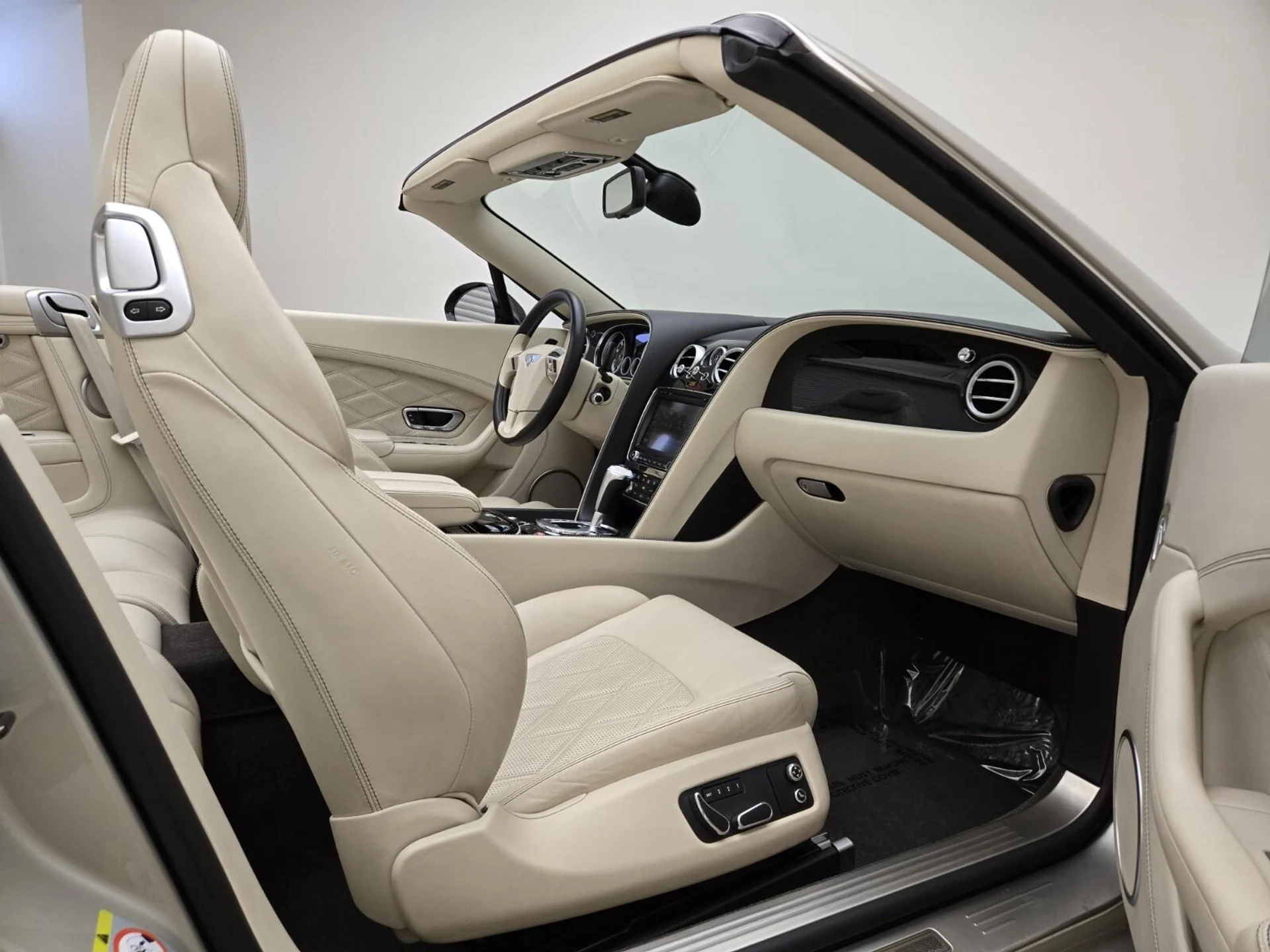mph023_1842049859_Used_2015_Bentley_Continental_GT_V8_S_1759214727_e5ef2ede6c