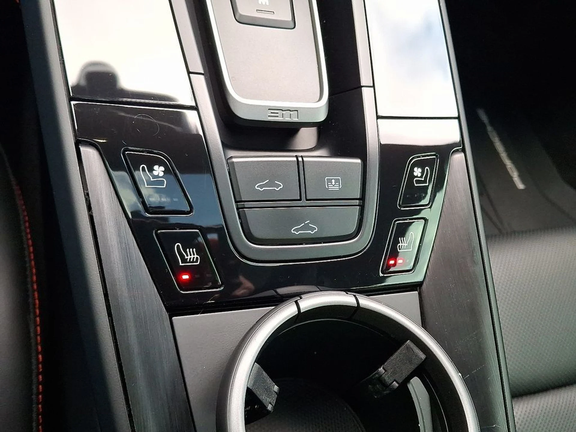 mph023_1845975444_b3ad91adc9c906f9360c7c3a48b25afex_2ec232cdcb