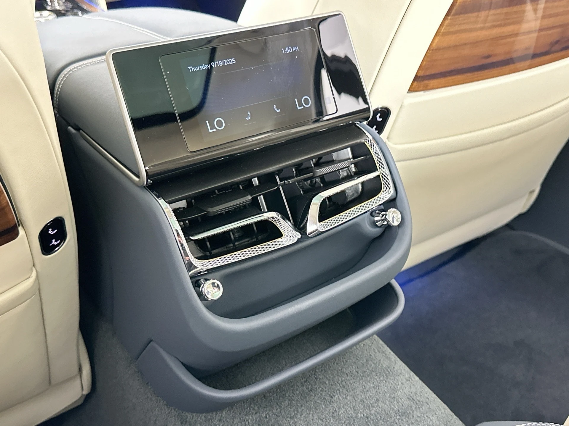 mph023_184626876_24_9696ba2478