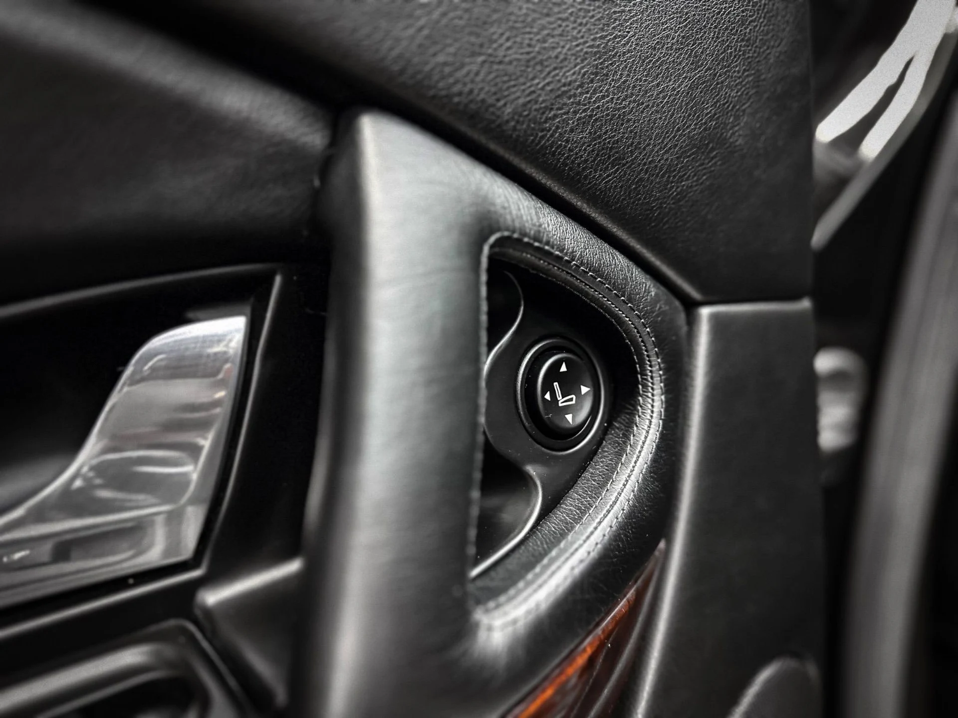 mph023_1847821381_36879351_07709_2011_maserati_quattroporte_015_4c87c54ef7