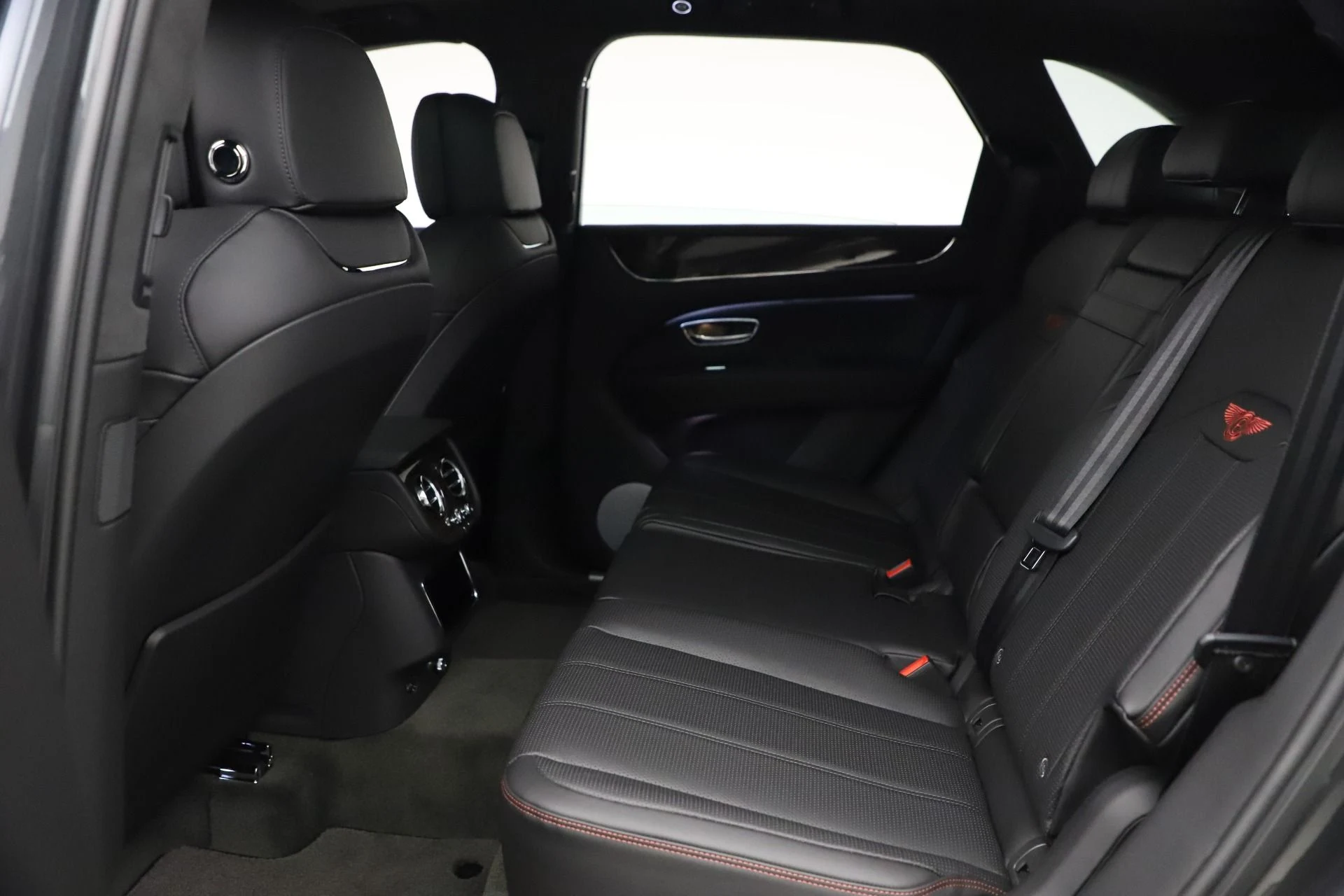 mph023_1854755863_Used_2021_Bentley_Bentayga_V8_1610148203_3d1d91c84d