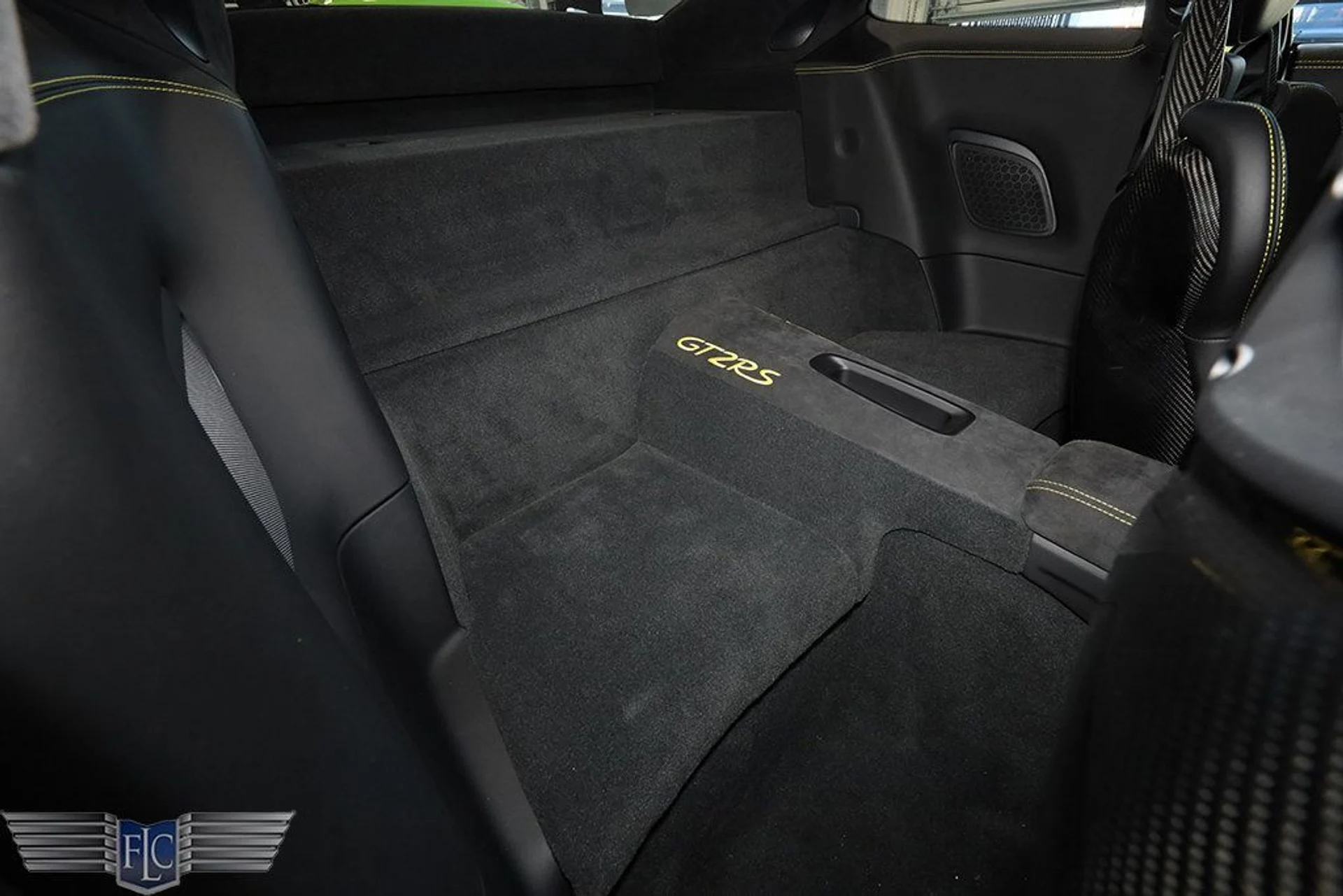 mph023_185584484_used_2018_porsche_911_gt2rsweissach_9689_22986338_24_1024_59723dab27