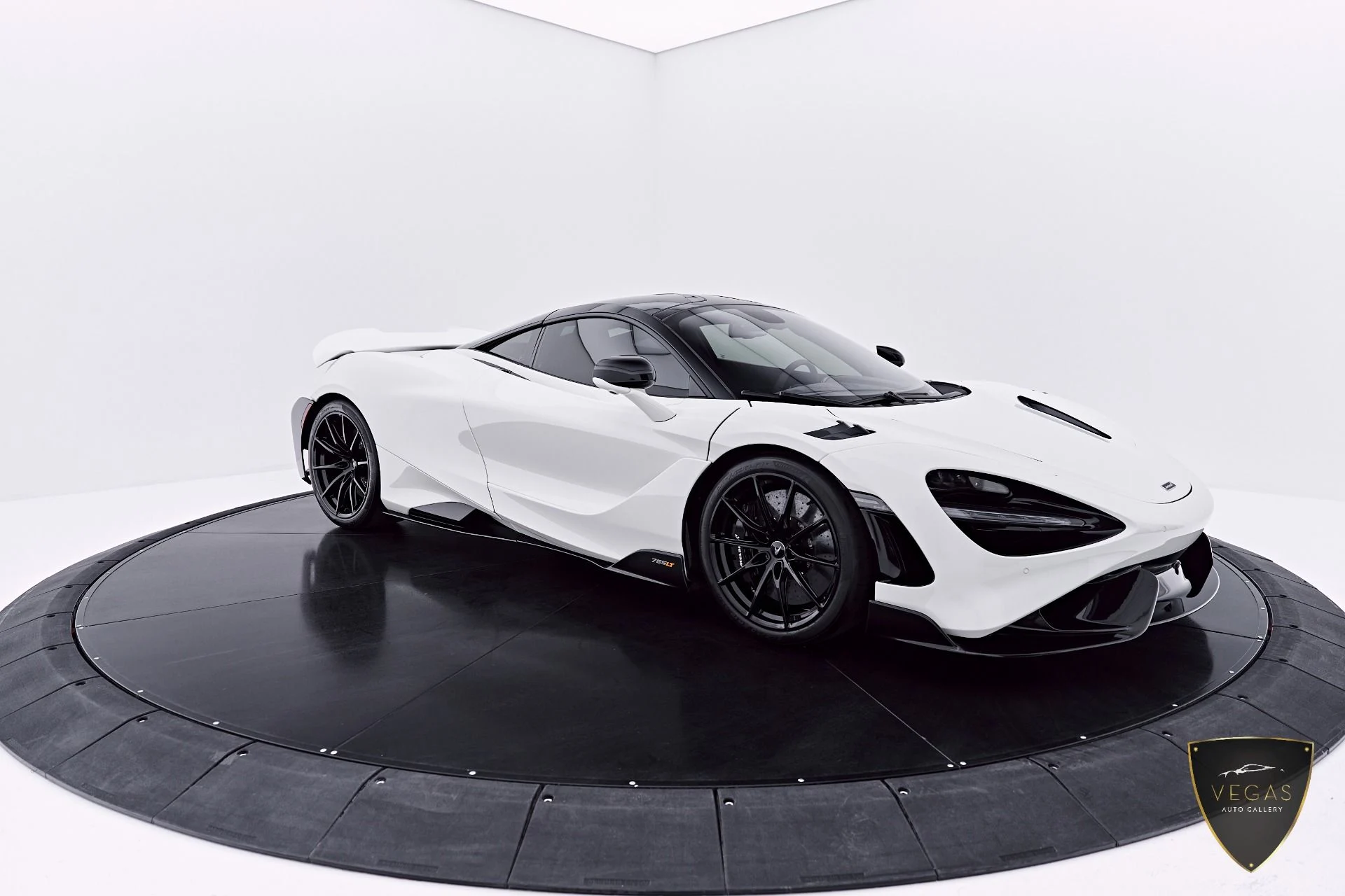 mph023_1856253560_Used_2021_Mc_Laren_765_LT_Base_1782429273_0fe8889eed