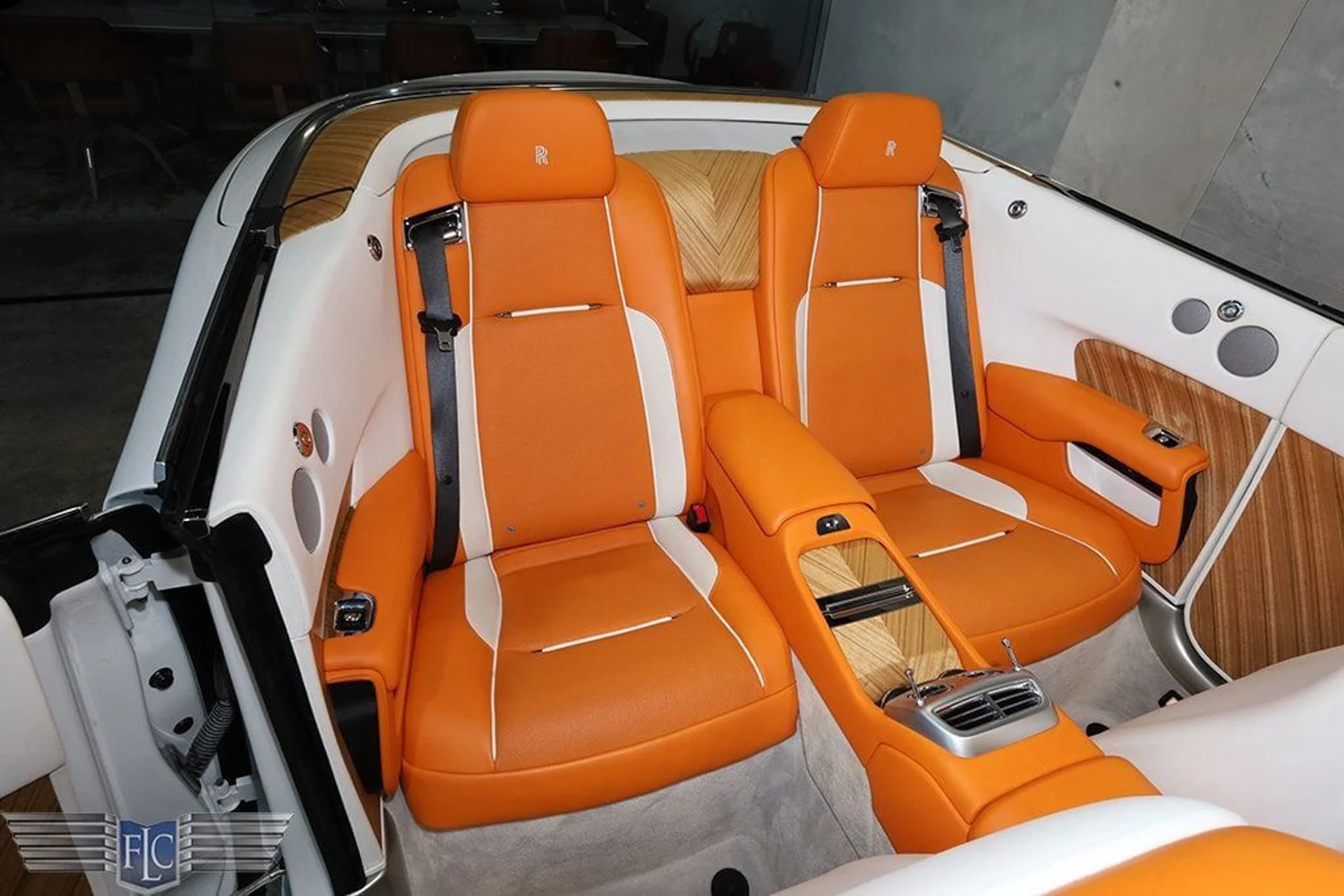 mph023_1869048357_used_2017_rolls_royce_dawn_convertible_9689_23041760_24_1024_c384105fff