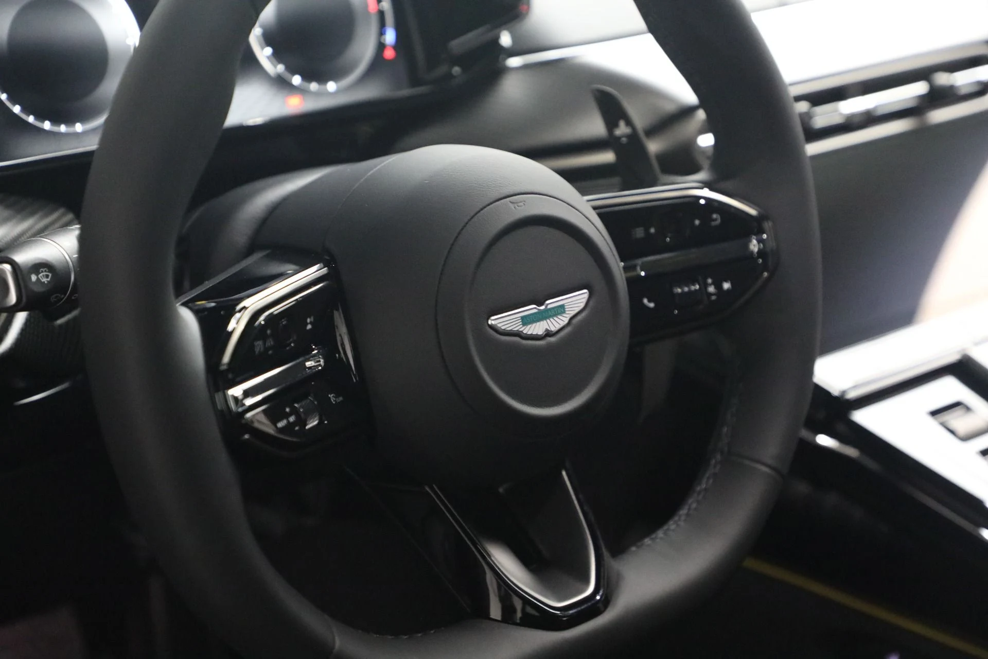 mph023_1872575384_New_2026_Aston_Martin_Vantage_S_1766181825_a23922ed5f