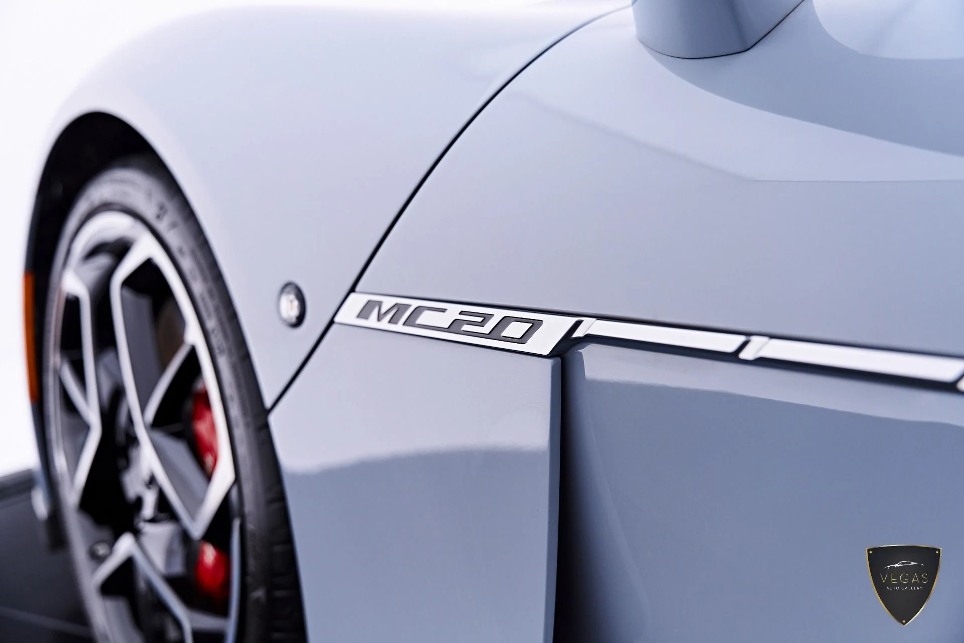 mph023_1874459479_Used_2023_Maserati_MC_20_1782764022_11530b4586