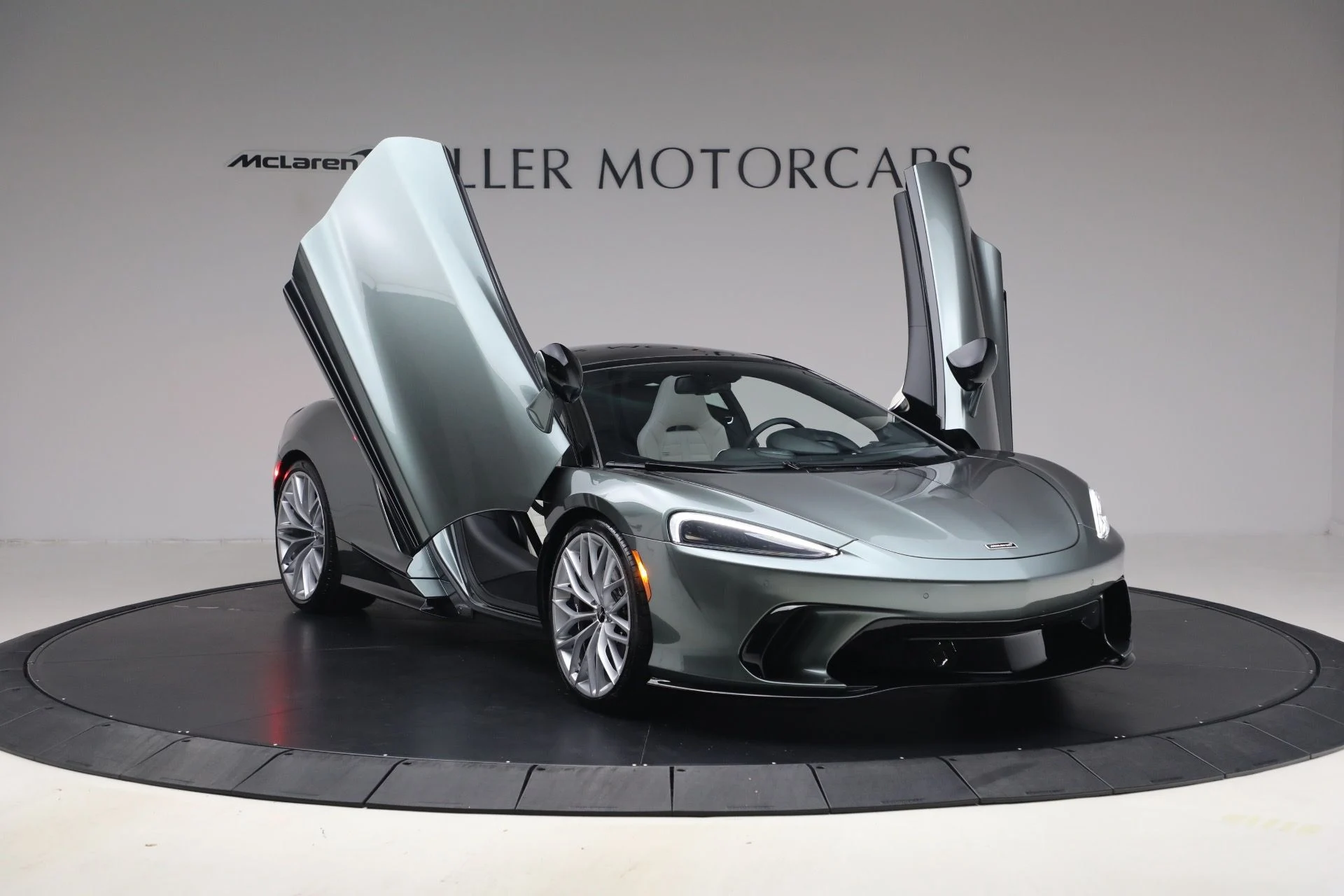 mph023_1877761330_New_2027_Mc_Laren_GTS_Tech_Lux_add36392ec