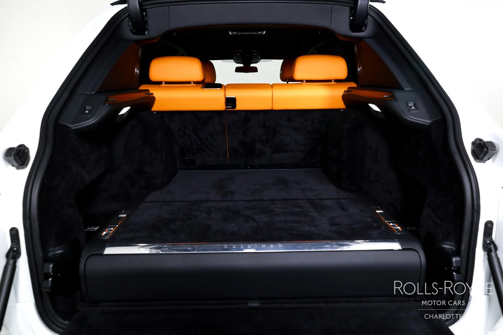 mph023_1879199646_Used_2022_Rolls_Royce_Cullinan_1773253709_179c5c6654