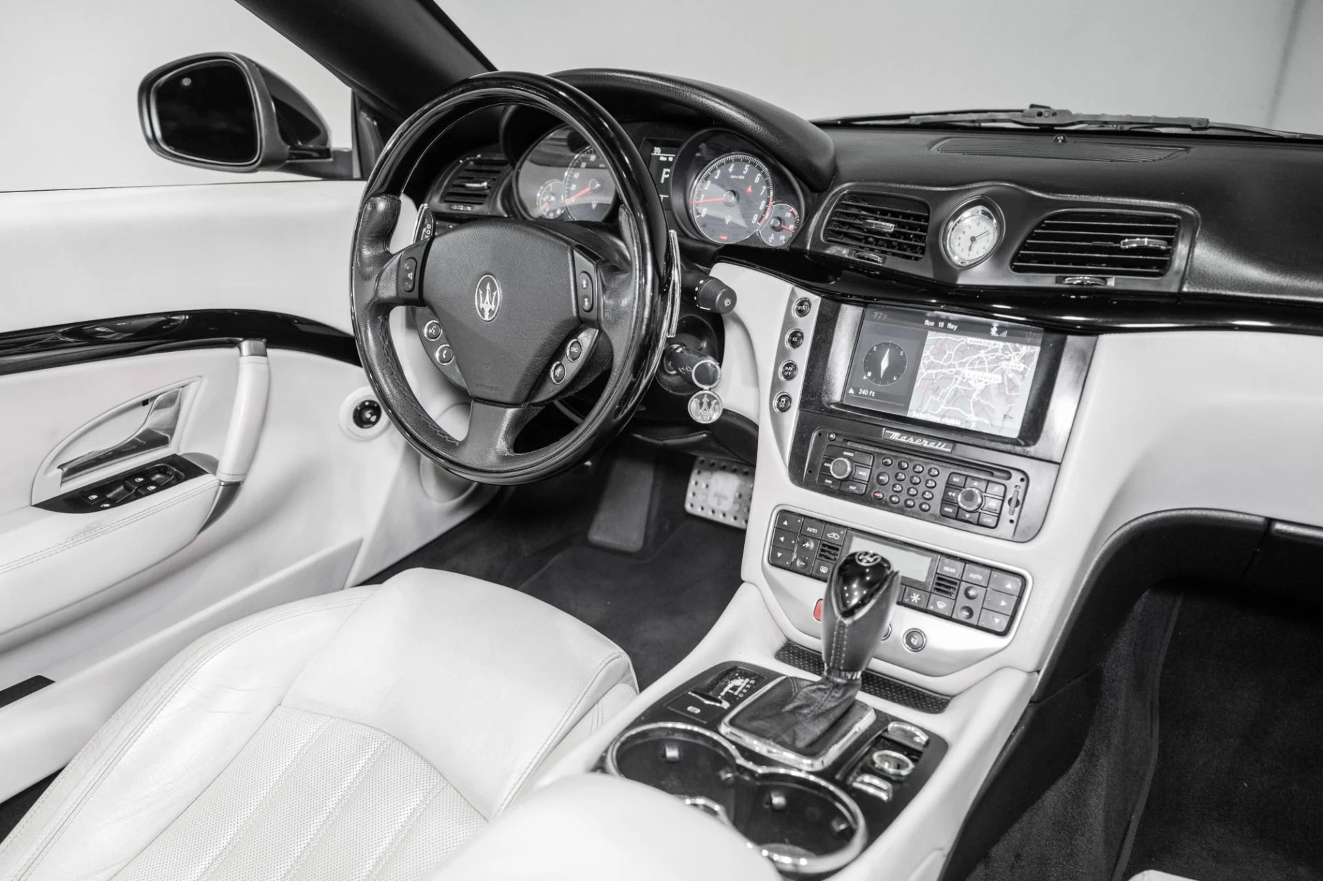 mph023_1880489344_Used_2012_Maserati_Gran_Turismo_1779160431_f8f7d1bb05
