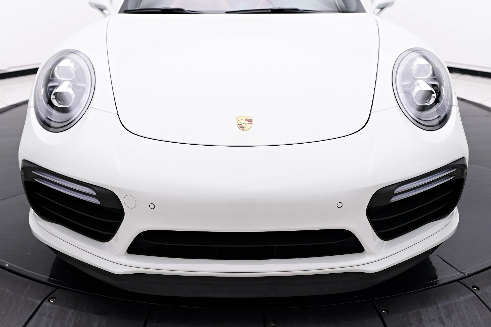 mph023_1883684629_Used_2019_Porsche_911_Turbo_S_1755714959_fdbba20467