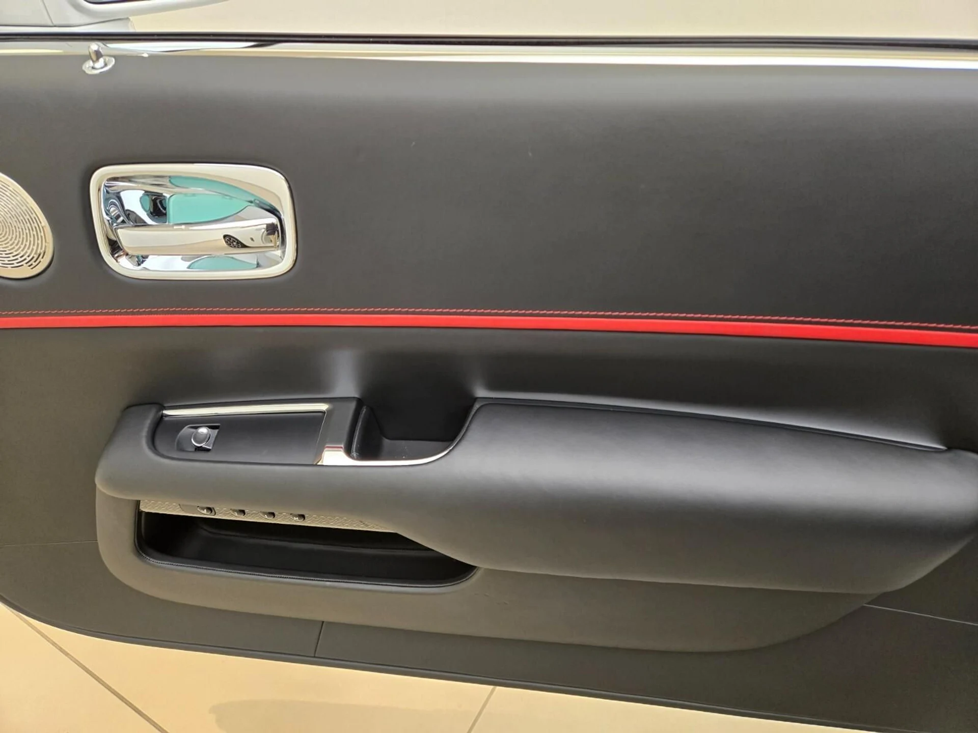 mph023_1887233231_Used_2020_Rolls_Royce_Dawn_1764058210_d60346723c