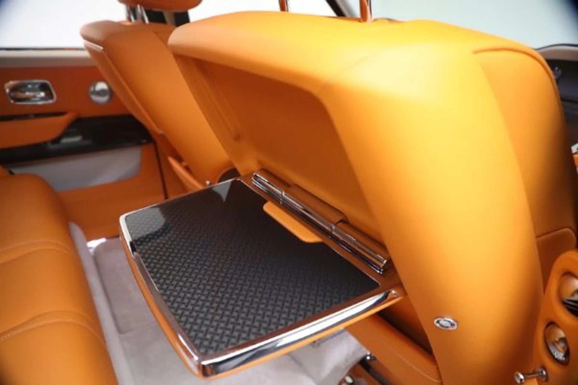 mph023_1890415972_Used_2023_Rolls_Royce_Black_Badge_Cullinan_3ac27508c3