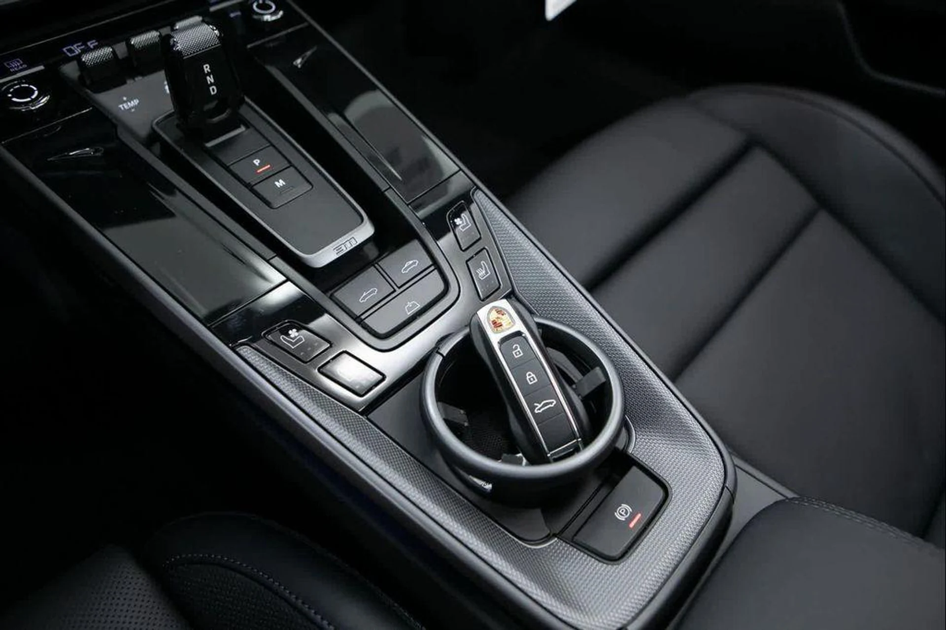 mph023_1892604821_Gj73ovq_a_S5n3_Hg_C5_Nhfwgz6xfg_ebb35a47ec