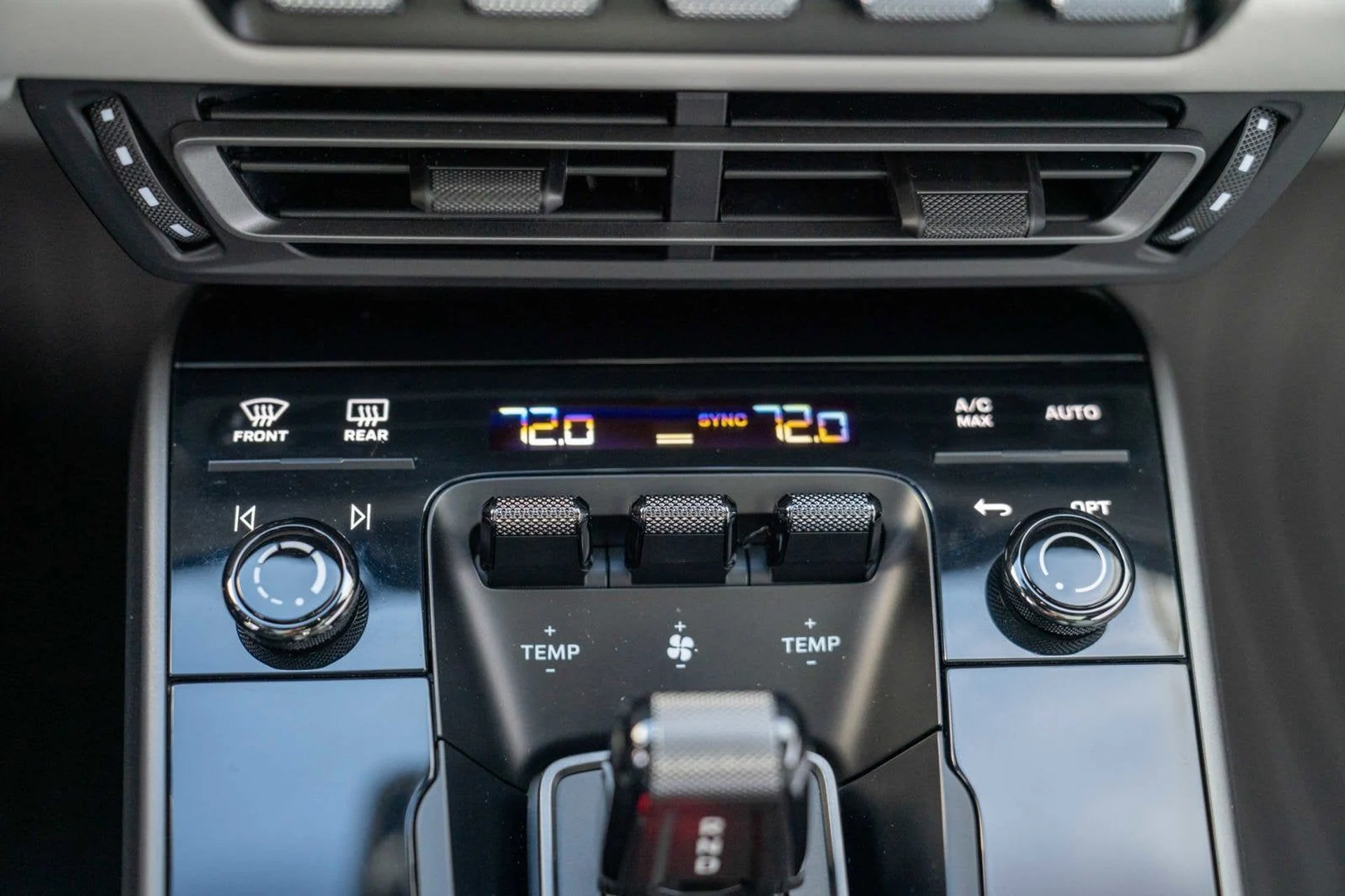 mph023_190374414_24_8615748990