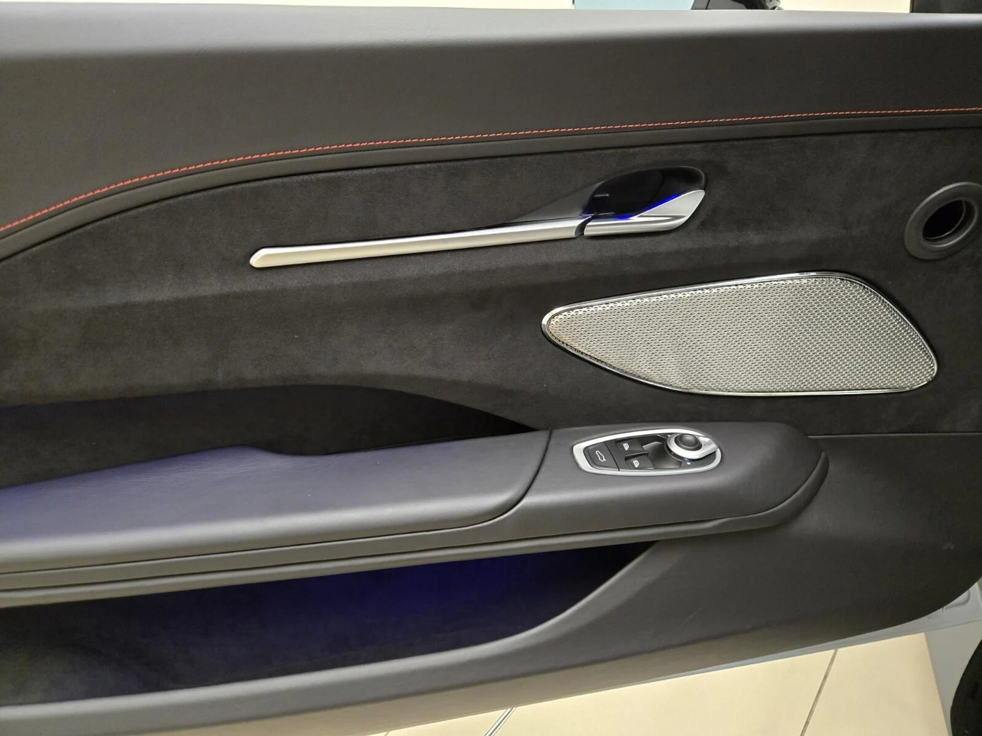 mph023_1903860595_New_2026_Aston_Martin_Vantage_1768889968_52d8f211da