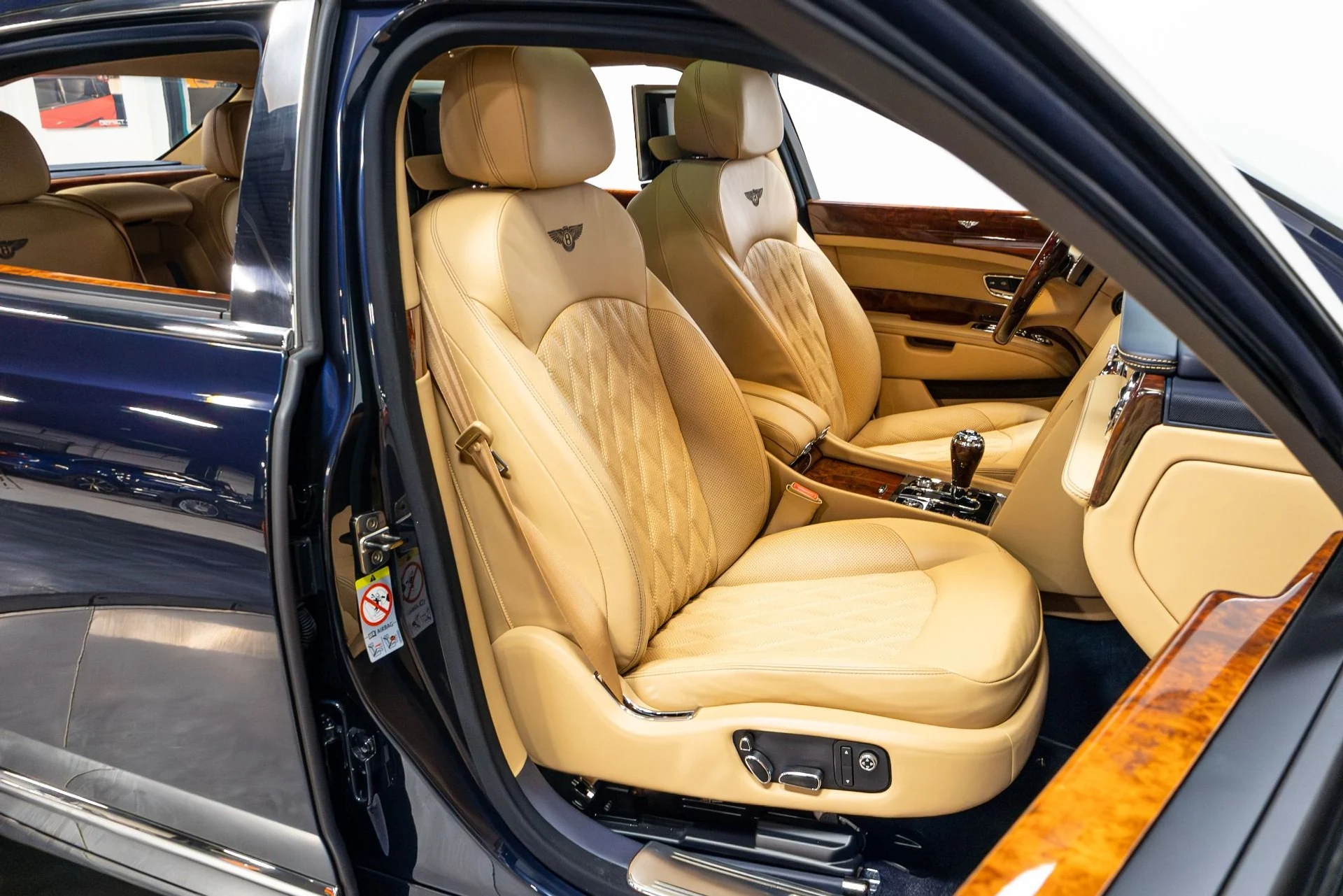 mph023_1918324467_Used_2017_Bentley_Mulsanne_1775514187_2c90fb14c1