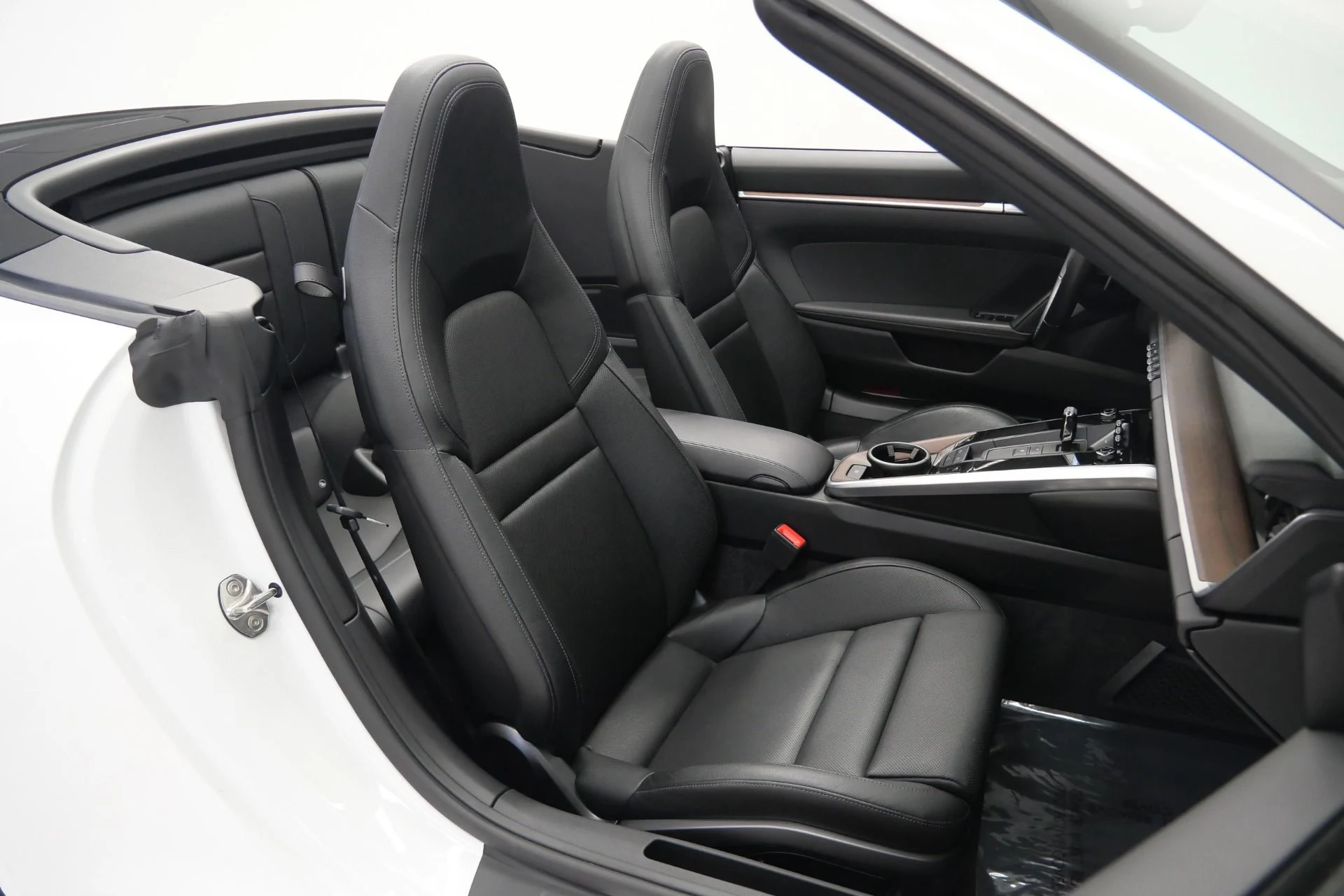 mph023_192010407_Used_2020_Porsche_911_Carrera_Heated_and_Ventilated_Seats_Bose_Audio_1781290304_5e7fdd285a