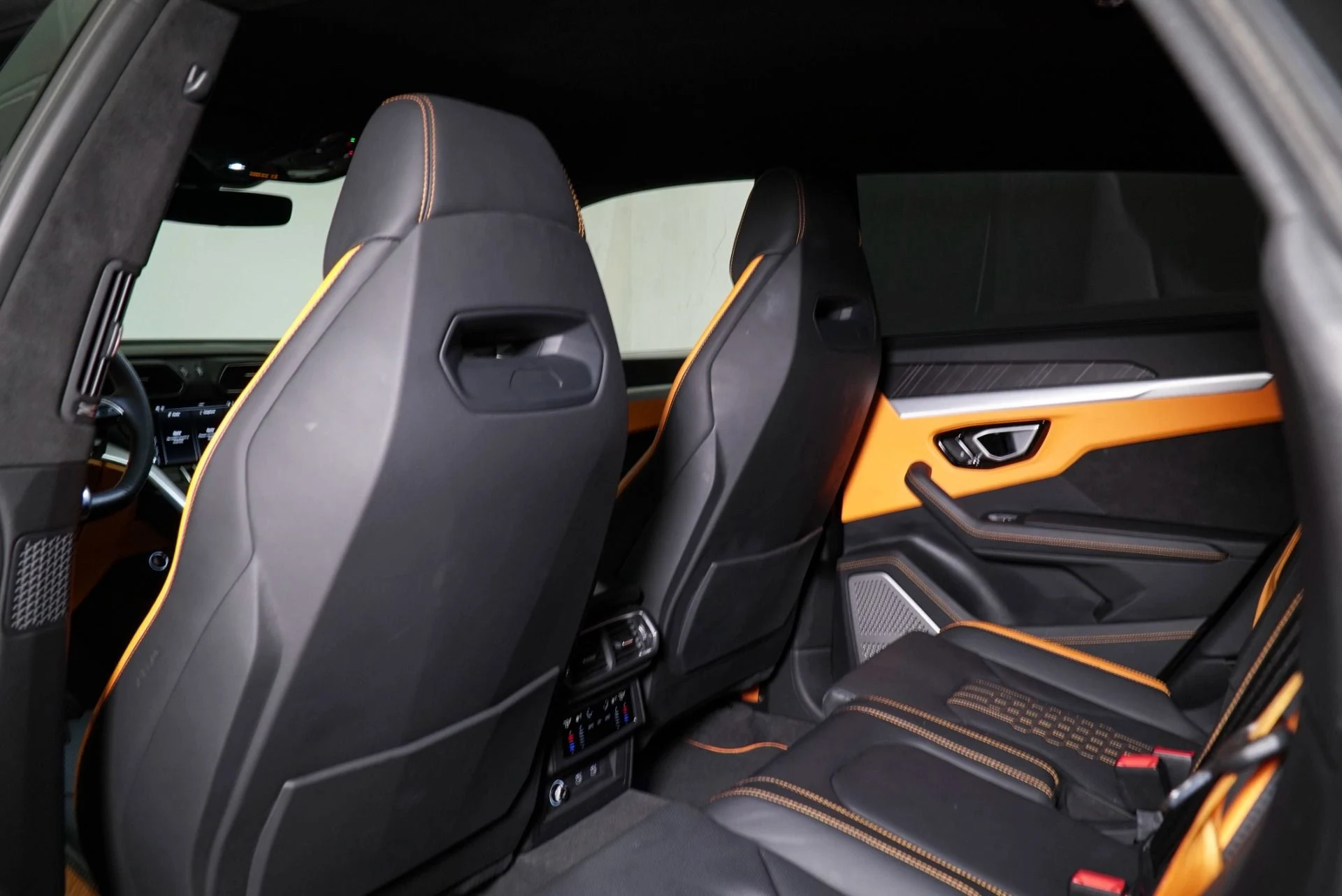 mph023_1927528445_Used_2023_Lamborghini_Urus_S_1772131380_54b293f84c