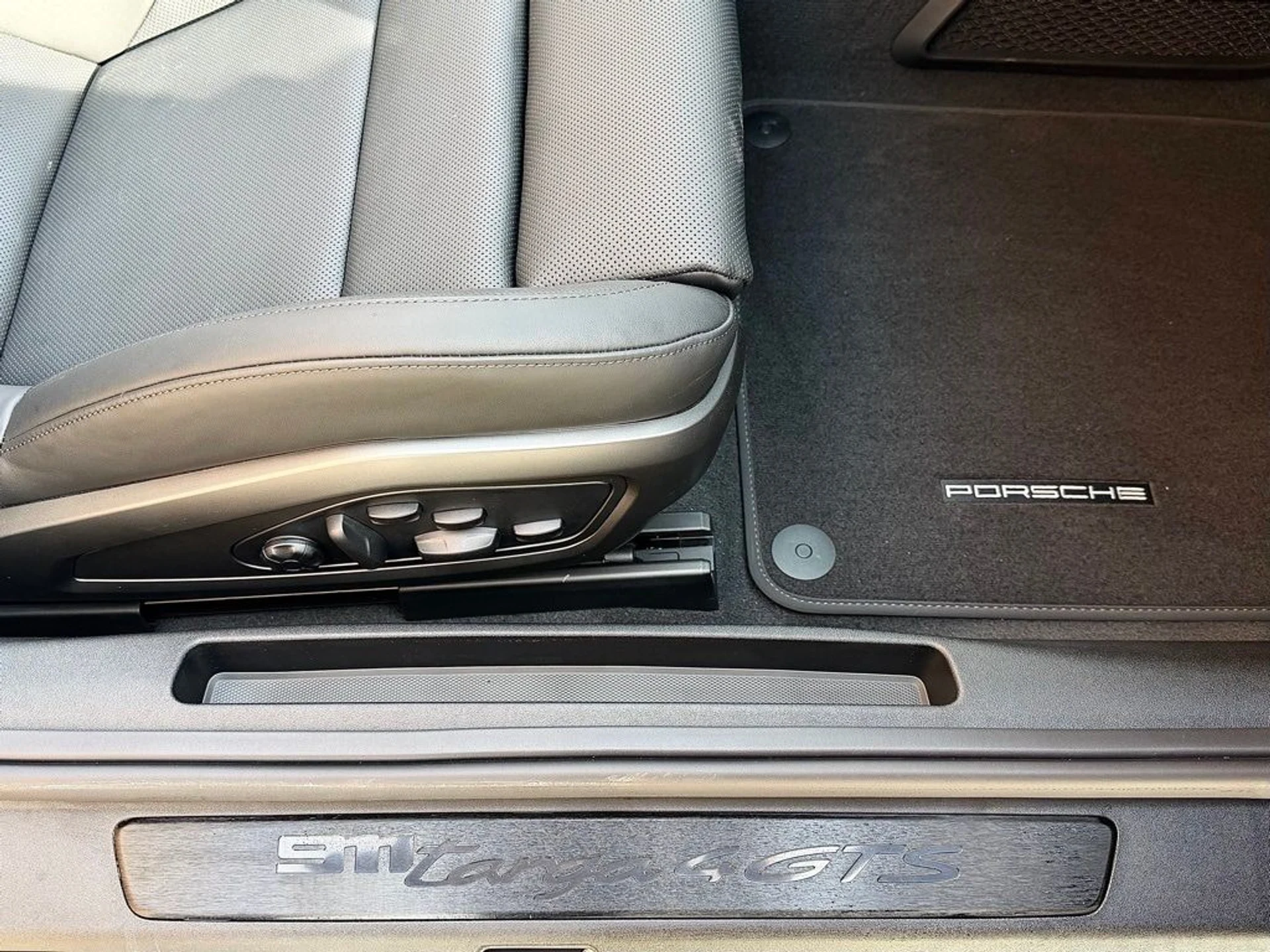 mph023_1927700696_6afb49854ddd819eeca8137be0858277x_8703624ee9