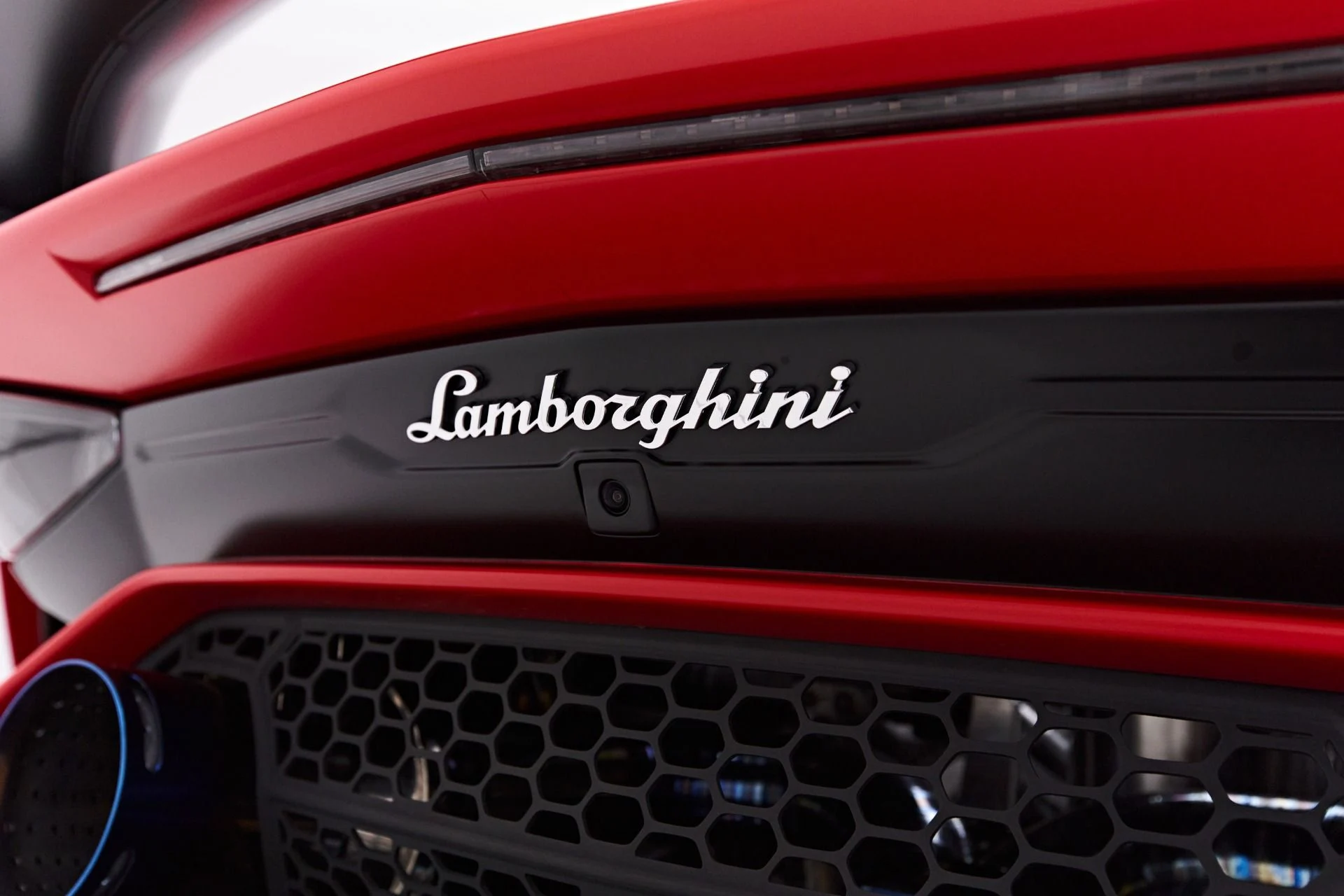 mph023_1928205515_Used_2019_Lamborghini_Aventador_SVJ_Base_1660667507_2d5b9da9e6
