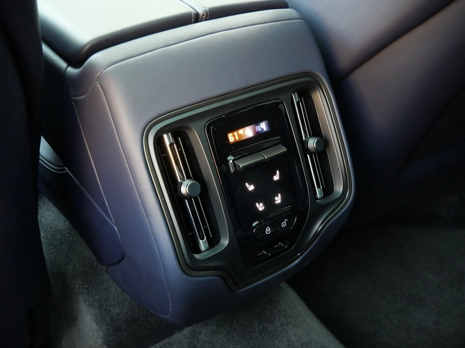 mph023_1929337083_071bcff5ab242302f0668e992a98d72dx_5942e70ae8