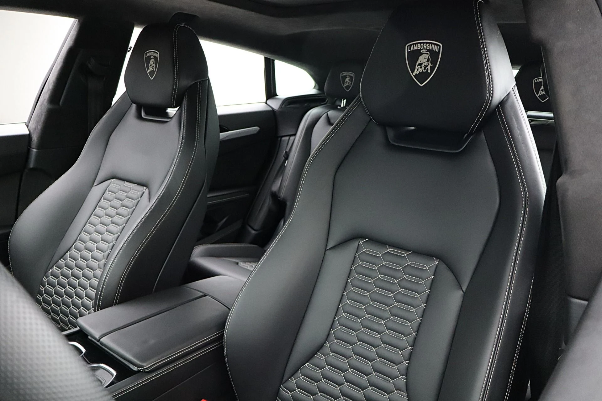 mph023_1932516392_Used_2020_Lamborghini_Urus_SELEZIONE_PRE_OWNED_CERTIFIED_51b6ec0e6c