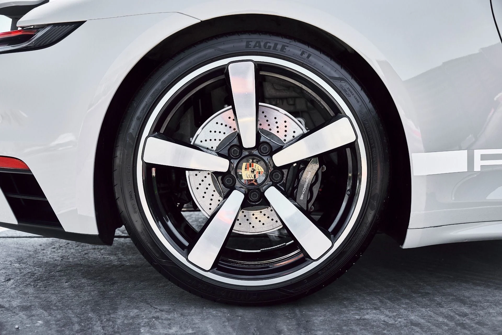 mph023_1932686452_Used_2021_Porsche_911_Targa_4_S_1774544033_df4b236a20