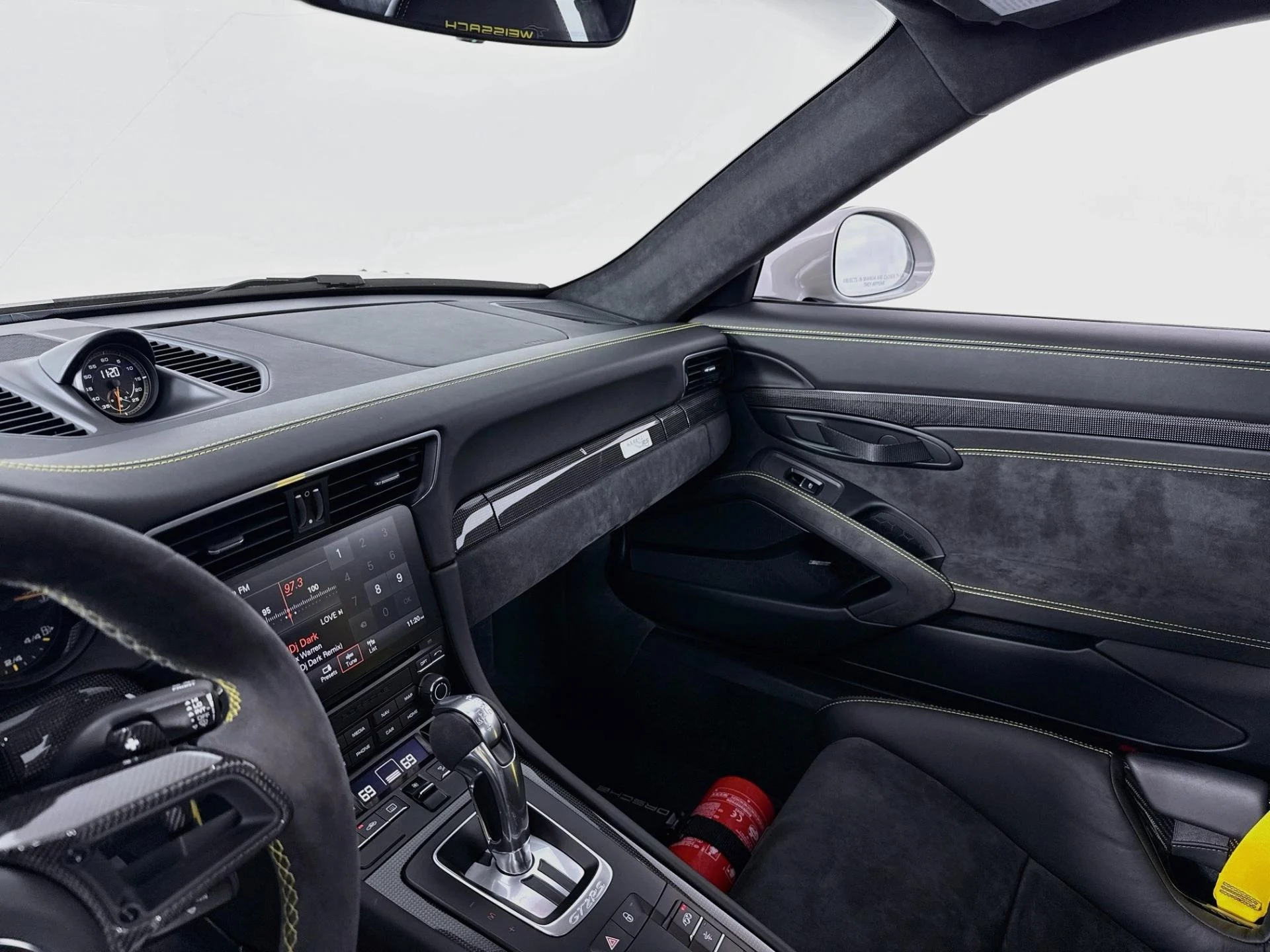 mph023_1932870241_Used_2018_Porsche_911_GT_2_RS_1790873166_ad671d6f85