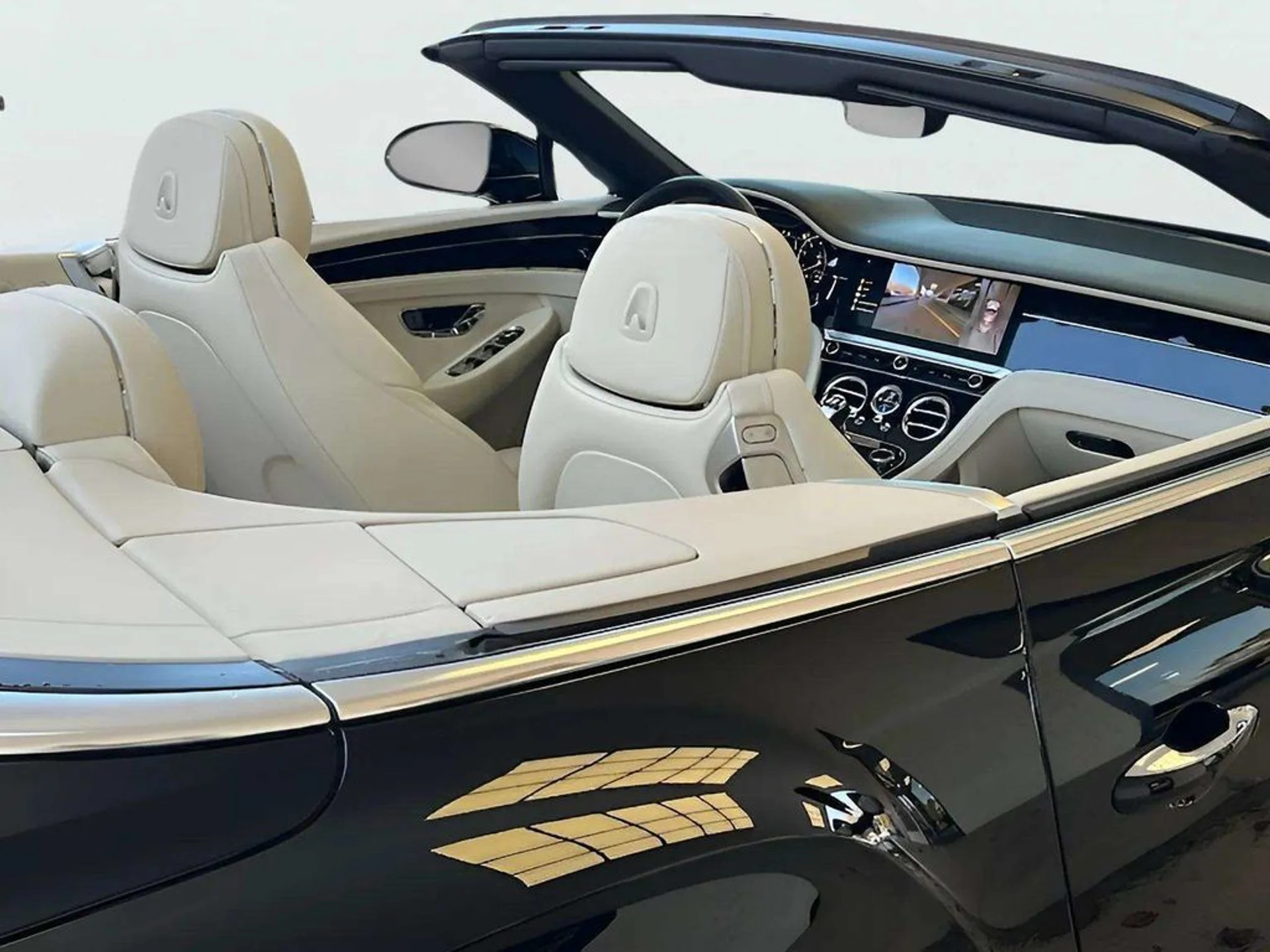 mph023_19389952_f127db7353a681fb2d171796ba294556x_f5ecfe302c